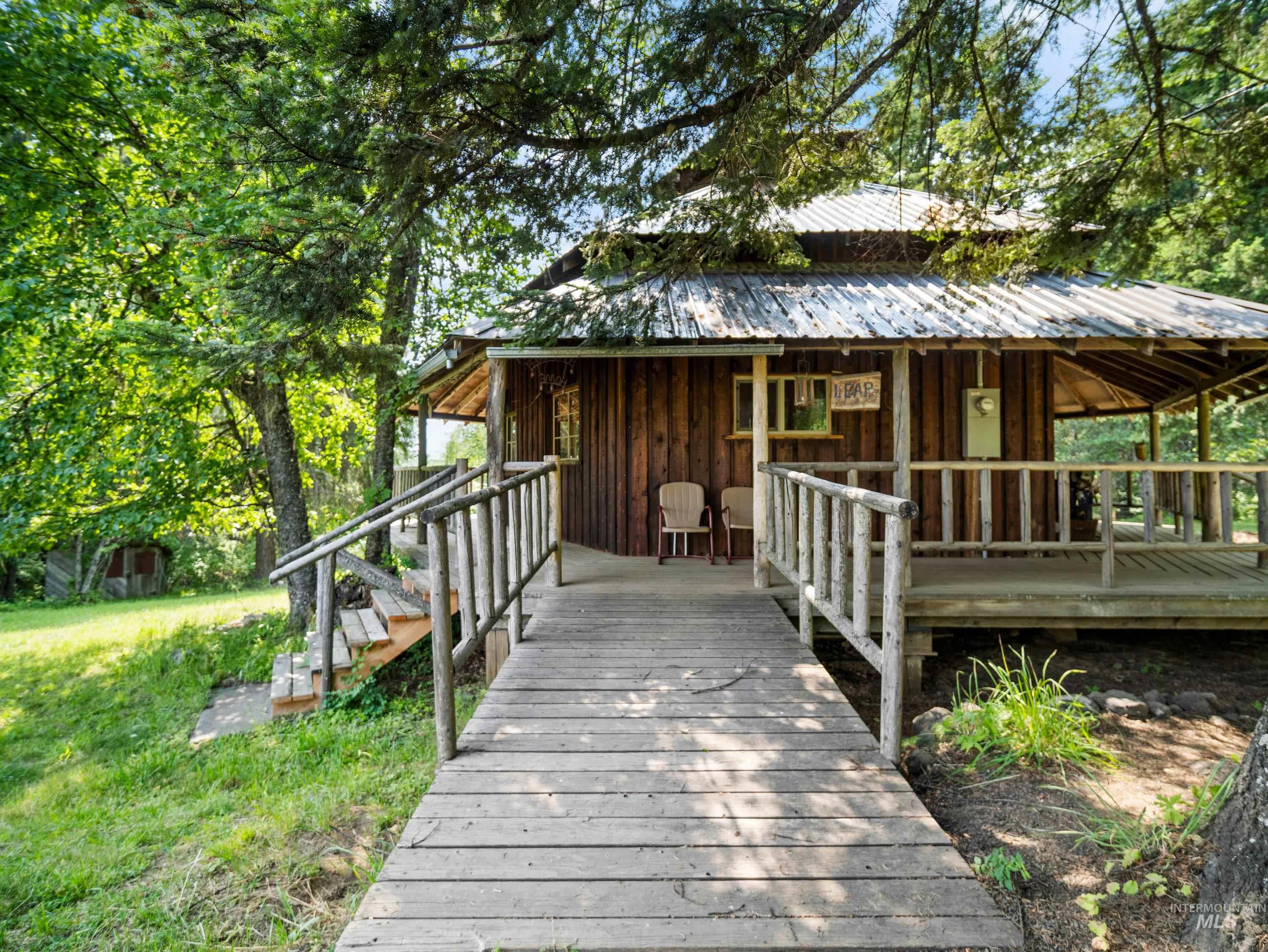 1891 Tom Ho Road Property Photo 5