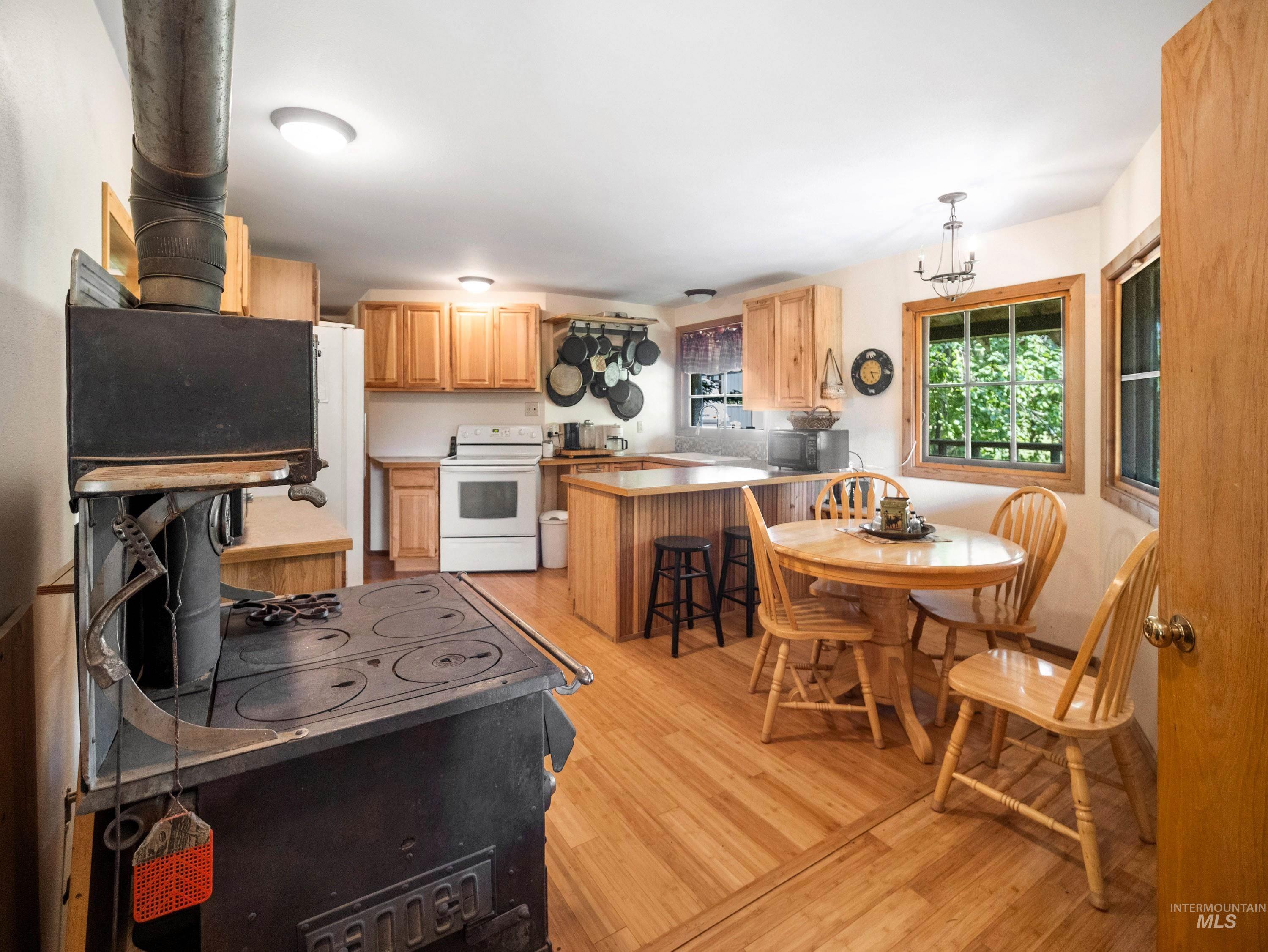 1891 Tom Ho Road Property Photo 10