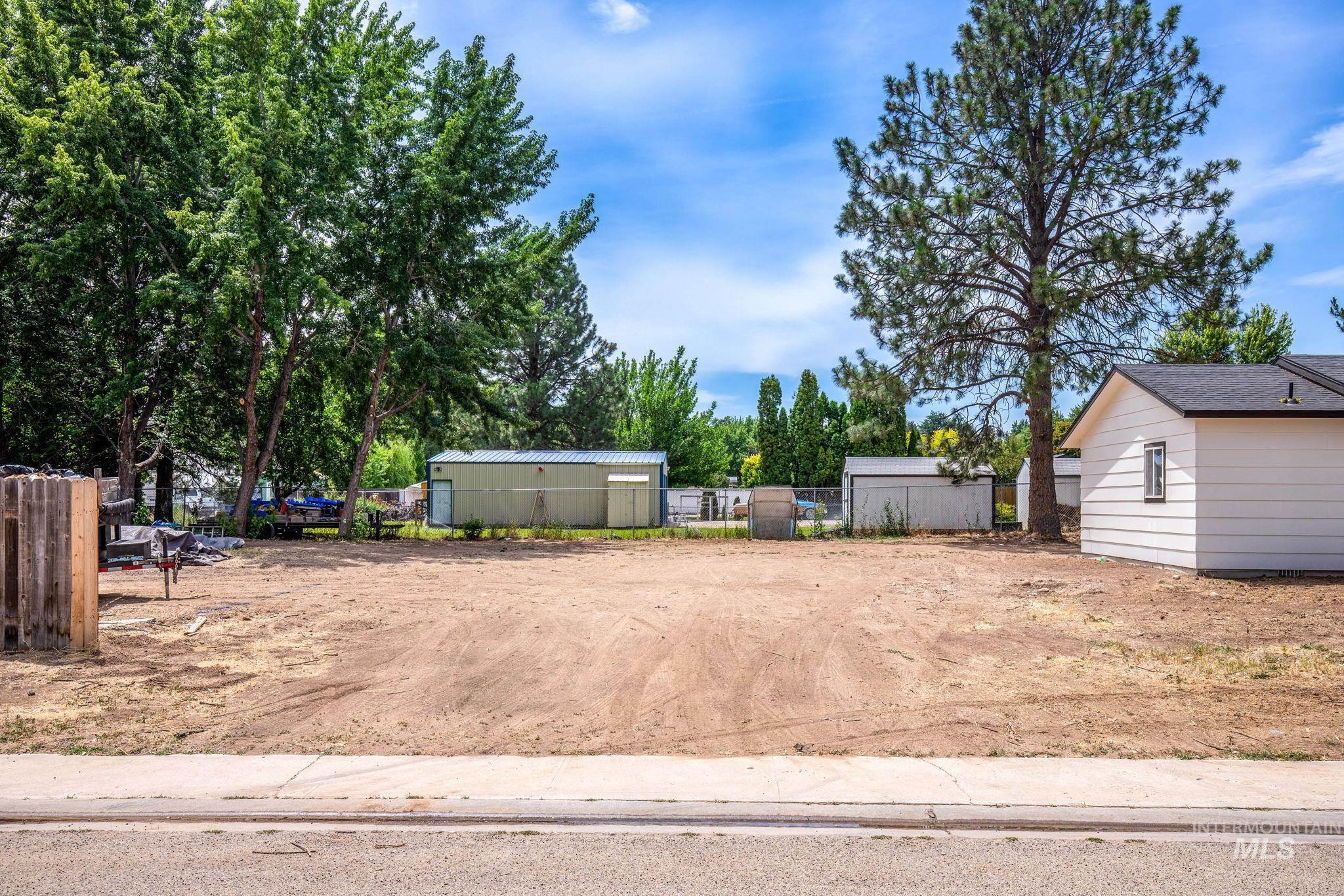 11681 El Centro St Property Photo 3