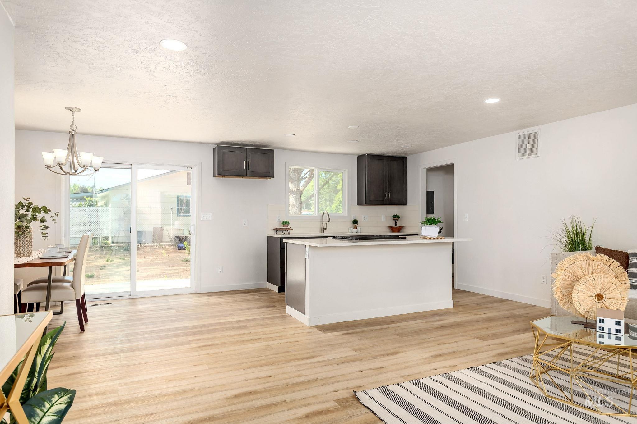11681 El Centro St Property Photo 7