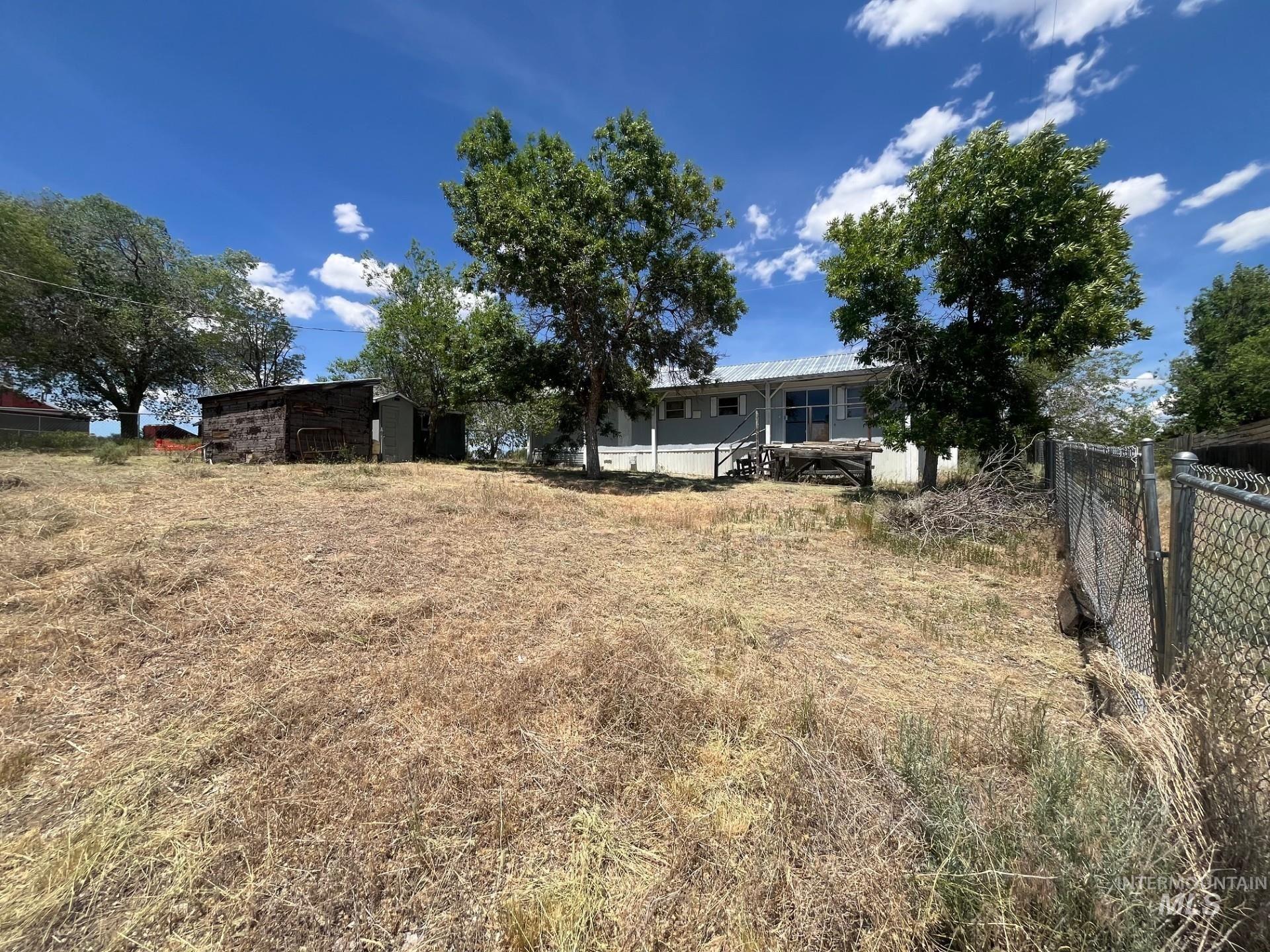 106 + 108 Gates Rd. Property Photo 1