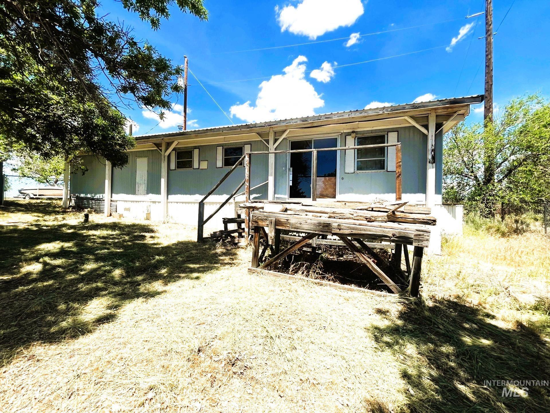 106 + 108 Gates Rd. Property Photo 3