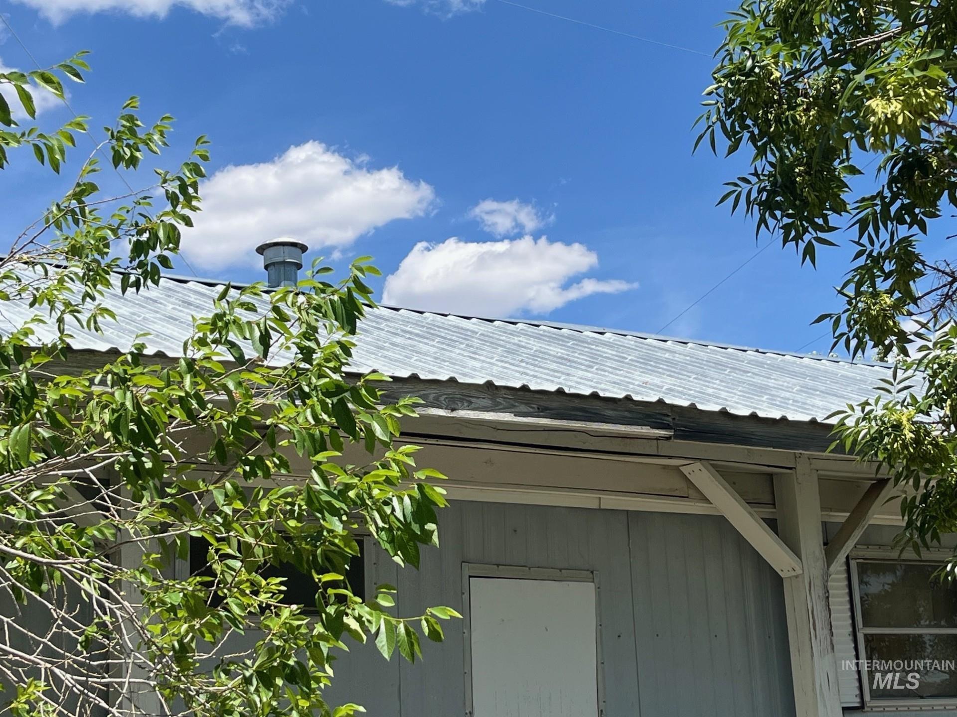 106 + 108 Gates Rd. Property Photo 7