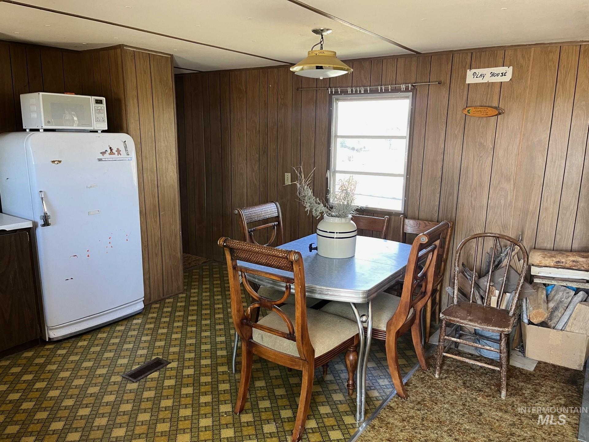 106 + 108 Gates Rd. Property Photo 25