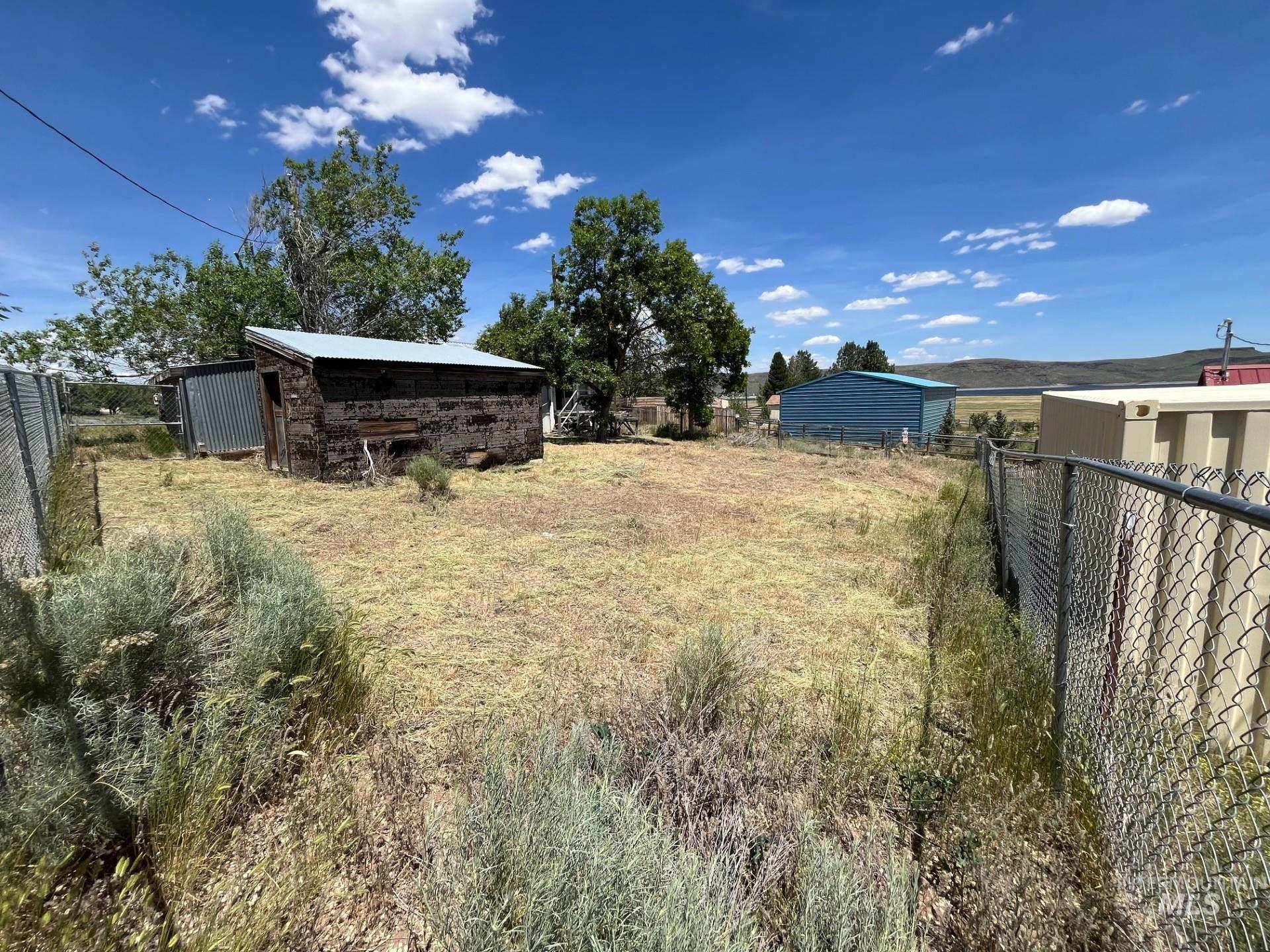 106 + 108 Gates Rd. Property Photo 31