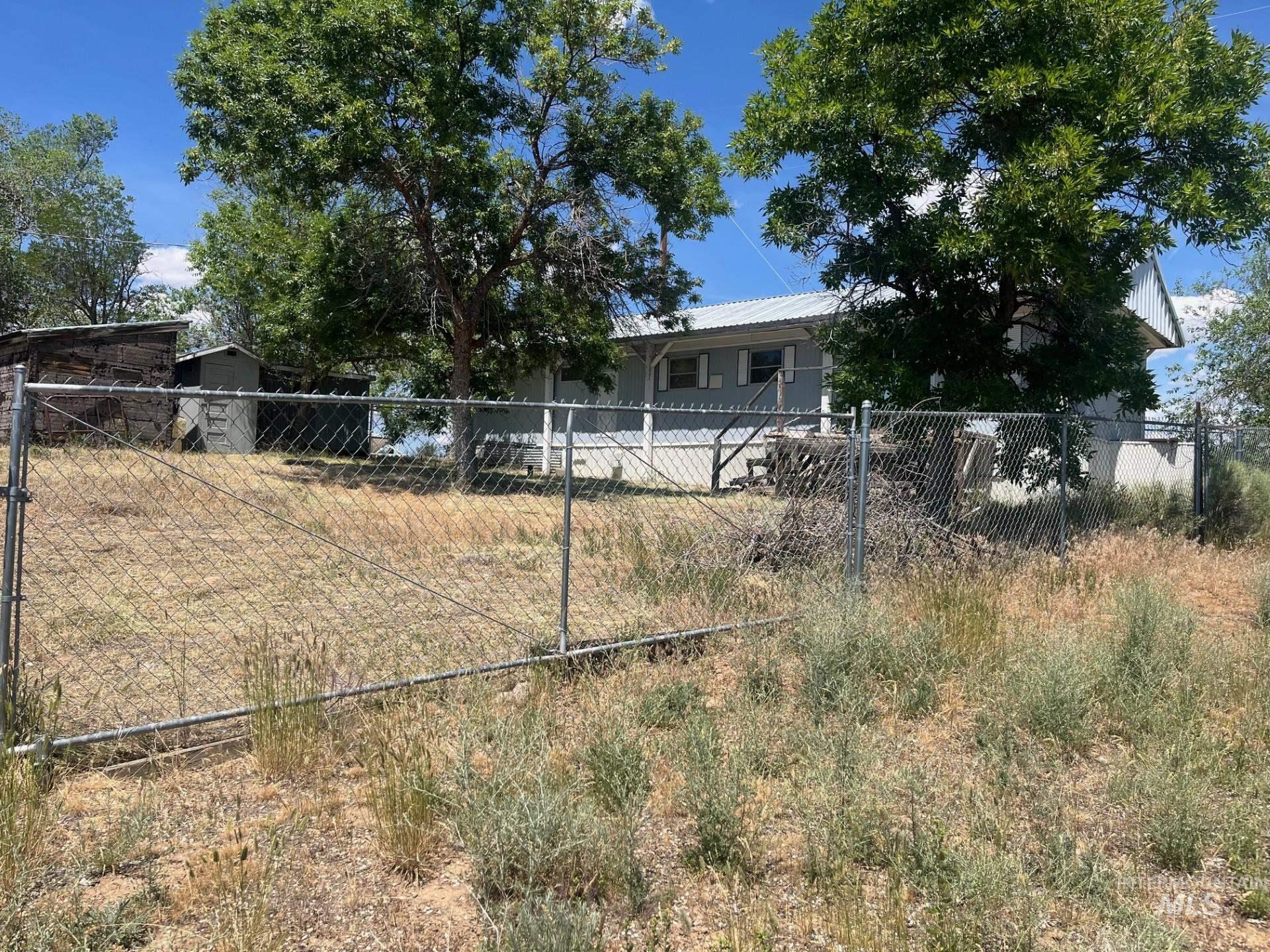 106 + 108 Gates Rd. Property Photo 46