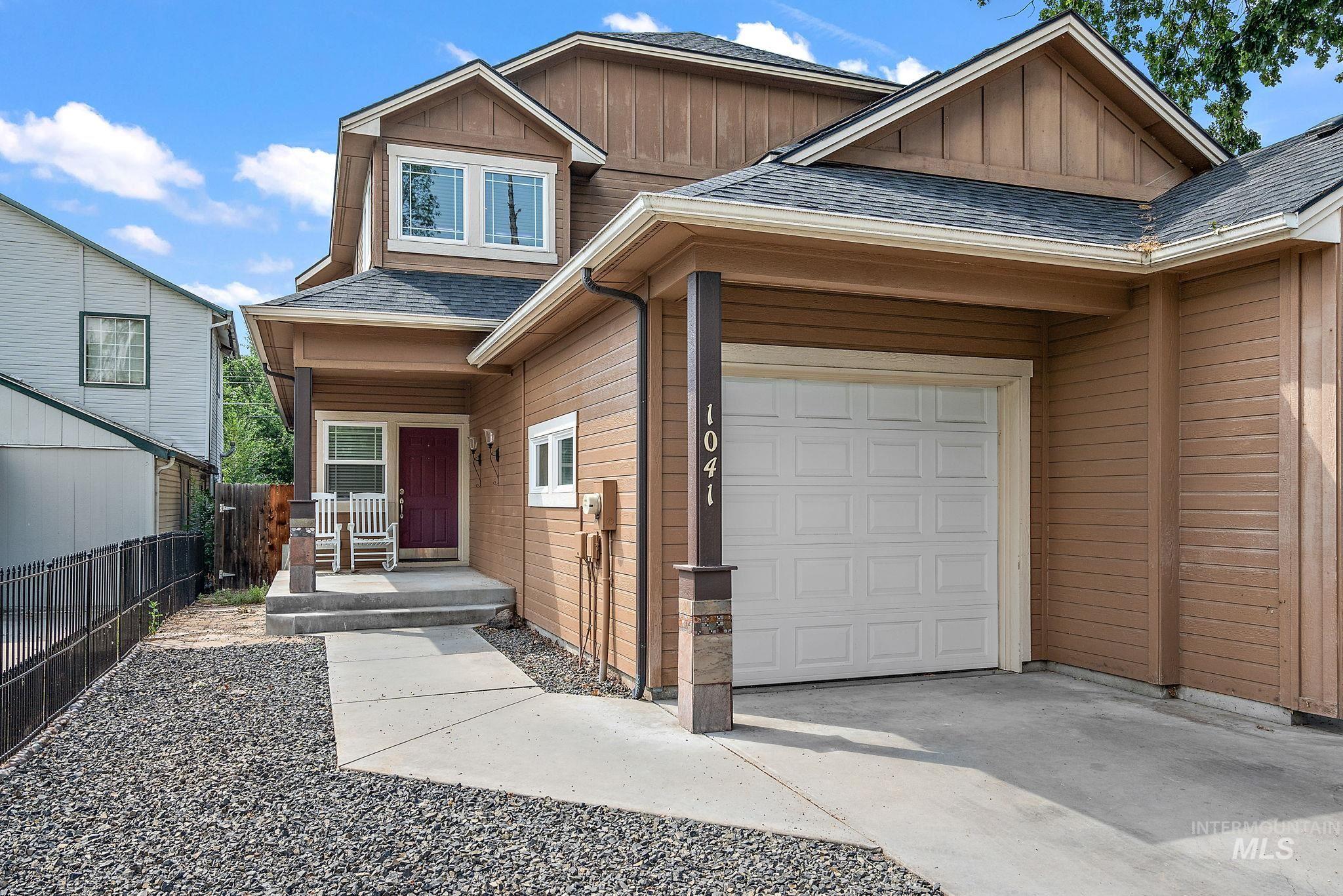 1041 Clithero Property Photo 1