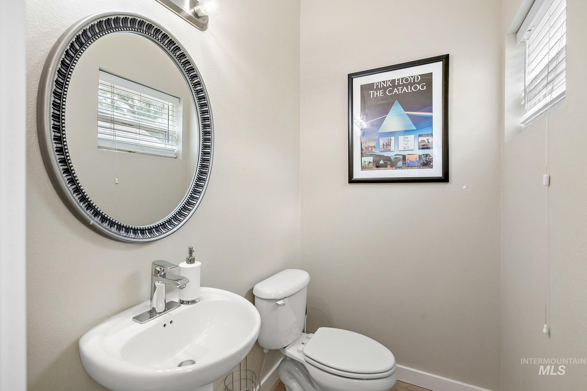 1041 Clithero Property Photo 10