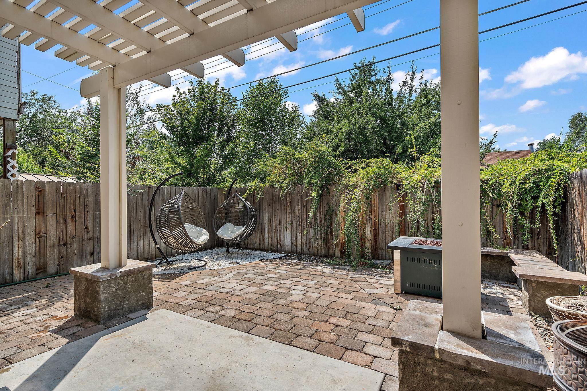 1041 Clithero Property Photo 19