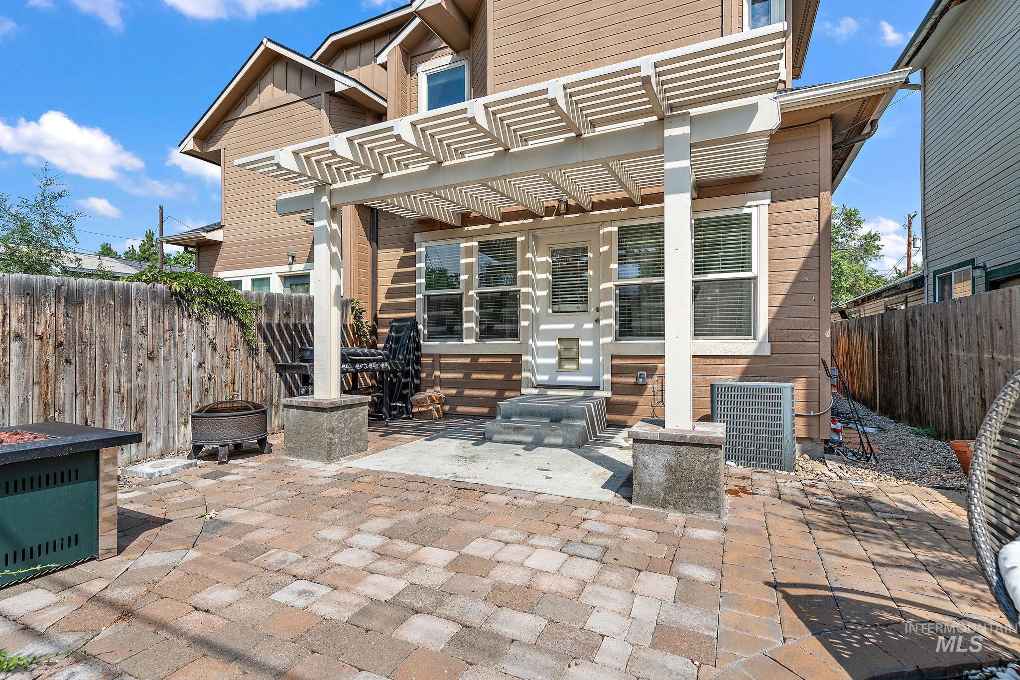1041 Clithero Property Photo 21