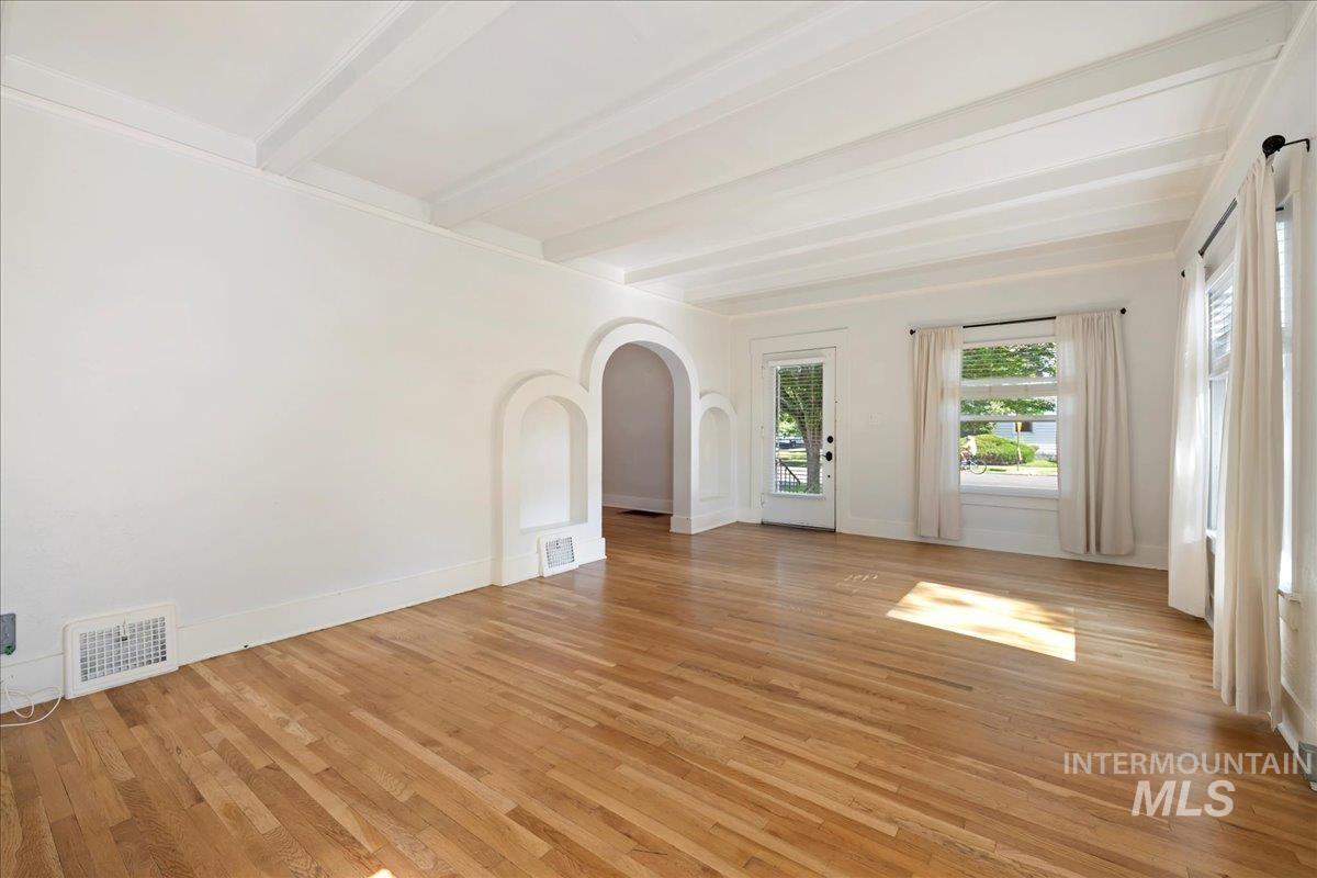 1701 W Resseguie St Property Photo 7