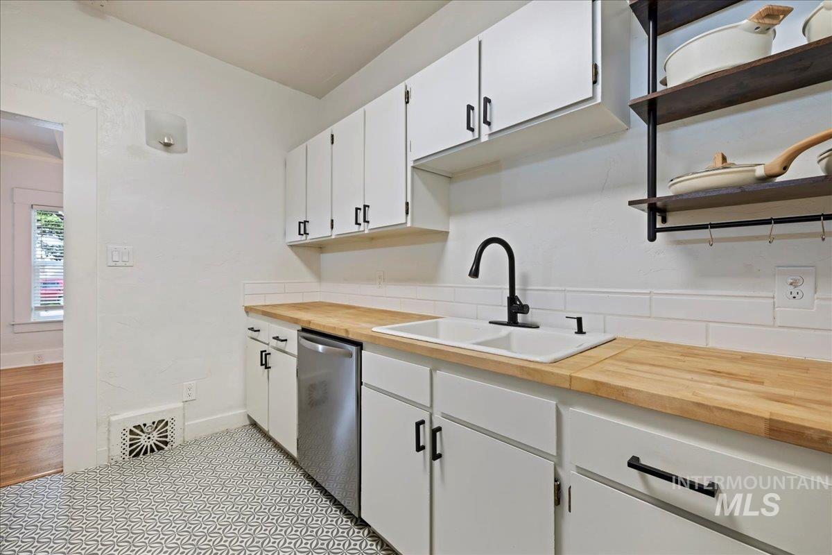 1701 W Resseguie St Property Photo 15