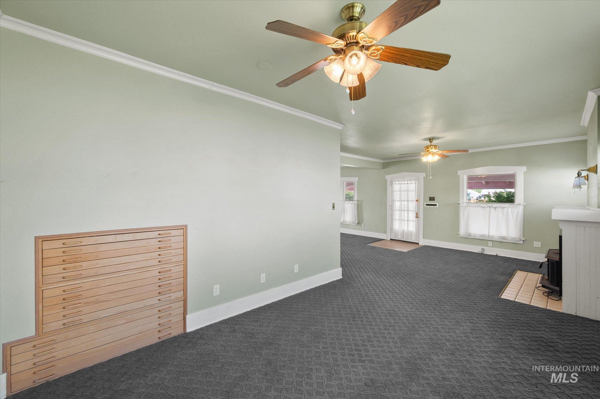 909 Main Street Property Photo 10