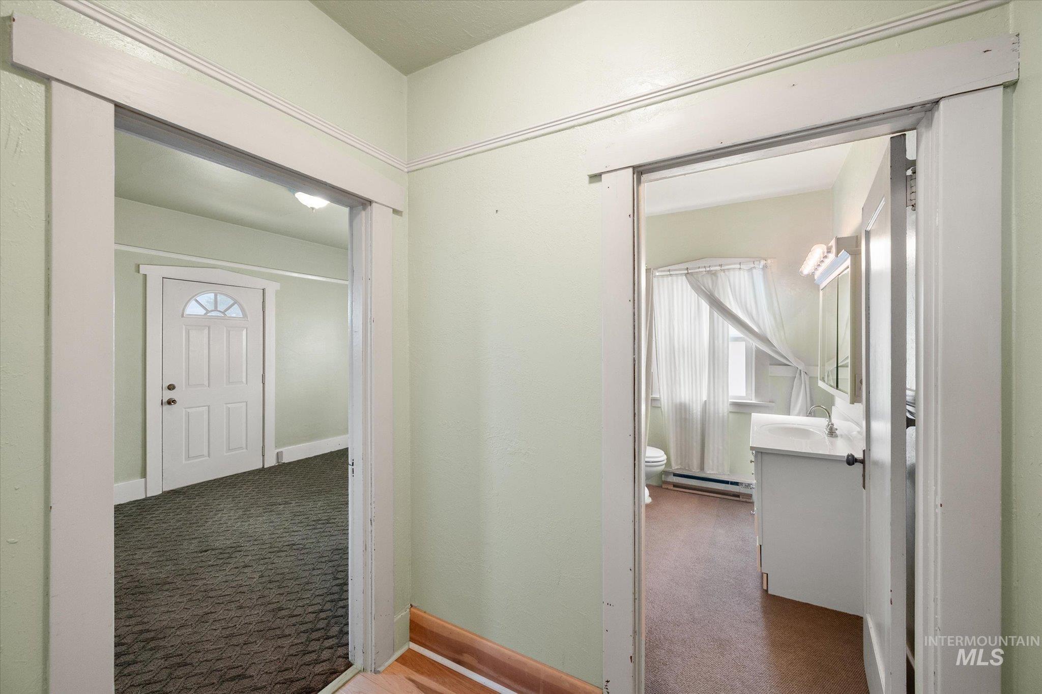 909 Main Street Property Photo 14