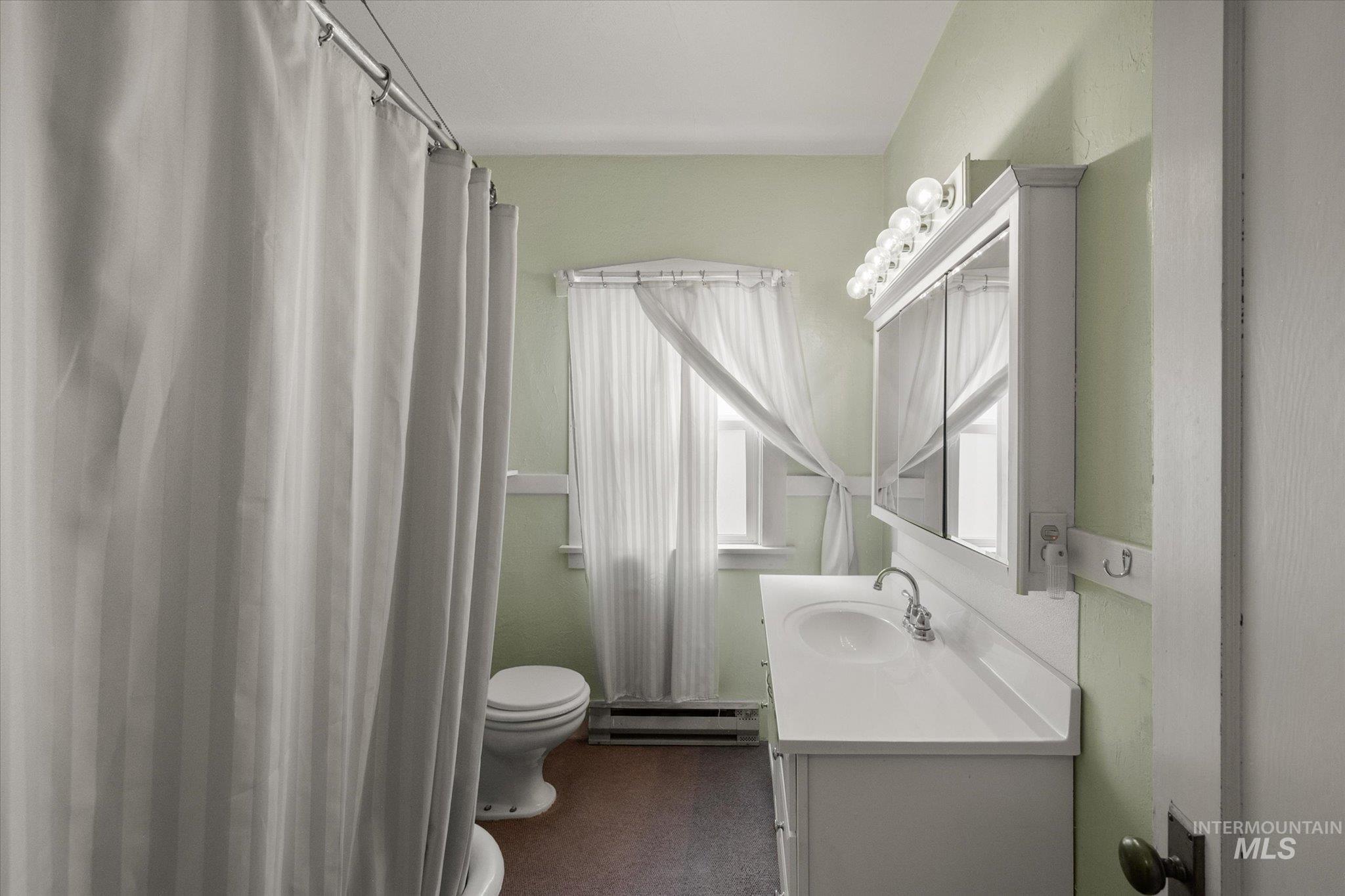 909 Main Street Property Photo 15