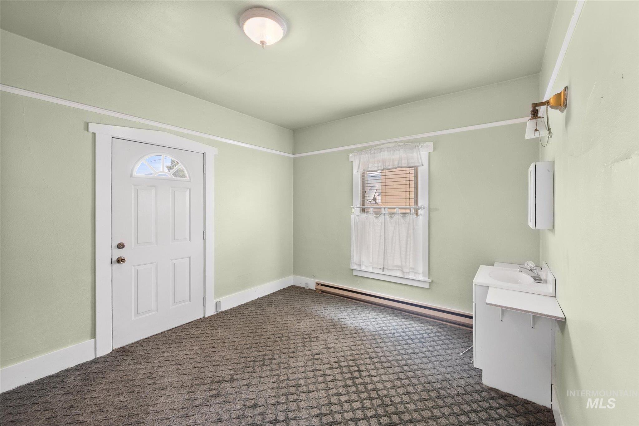 909 Main Street Property Photo 16