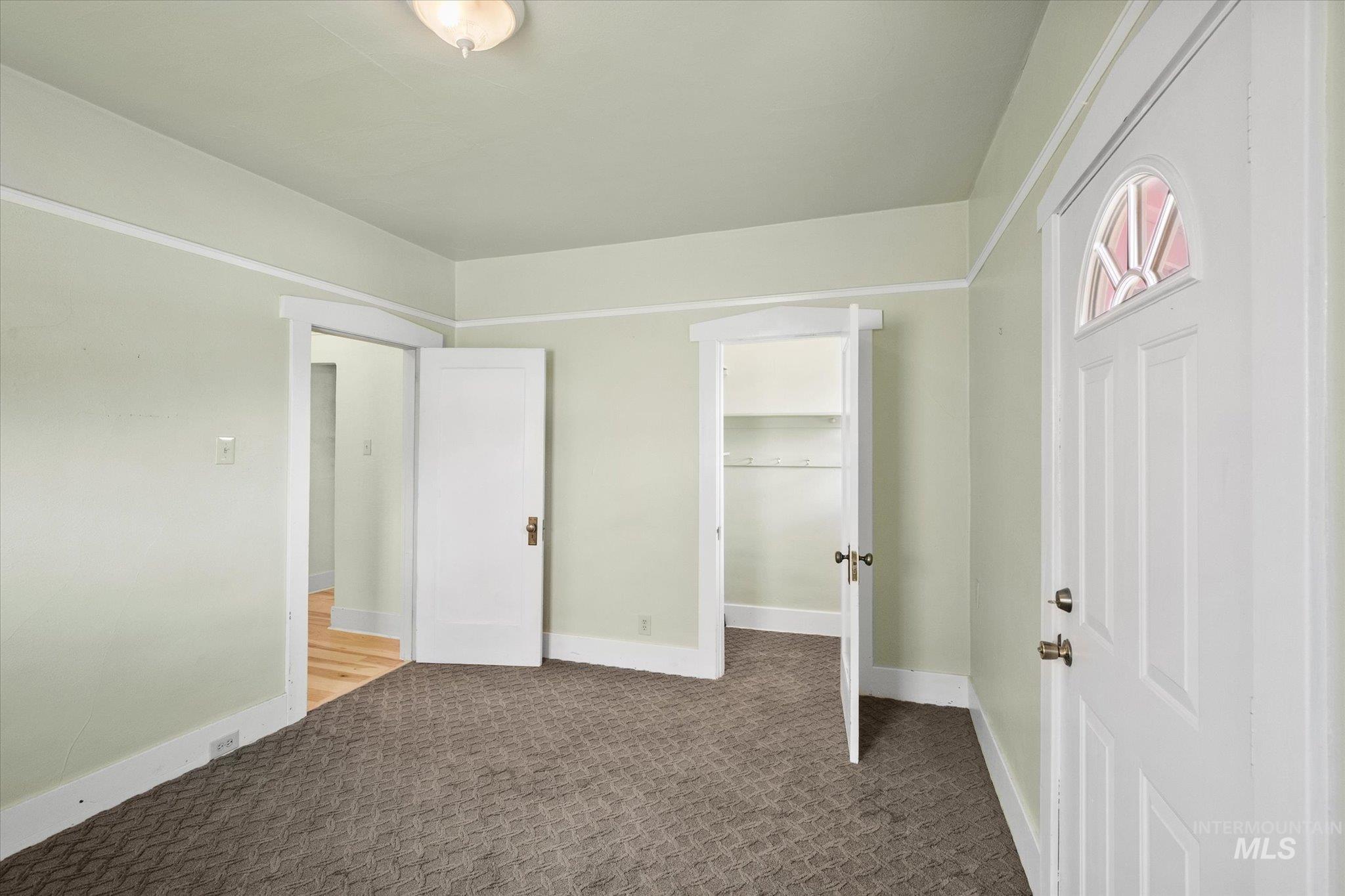 909 Main Street Property Photo 17
