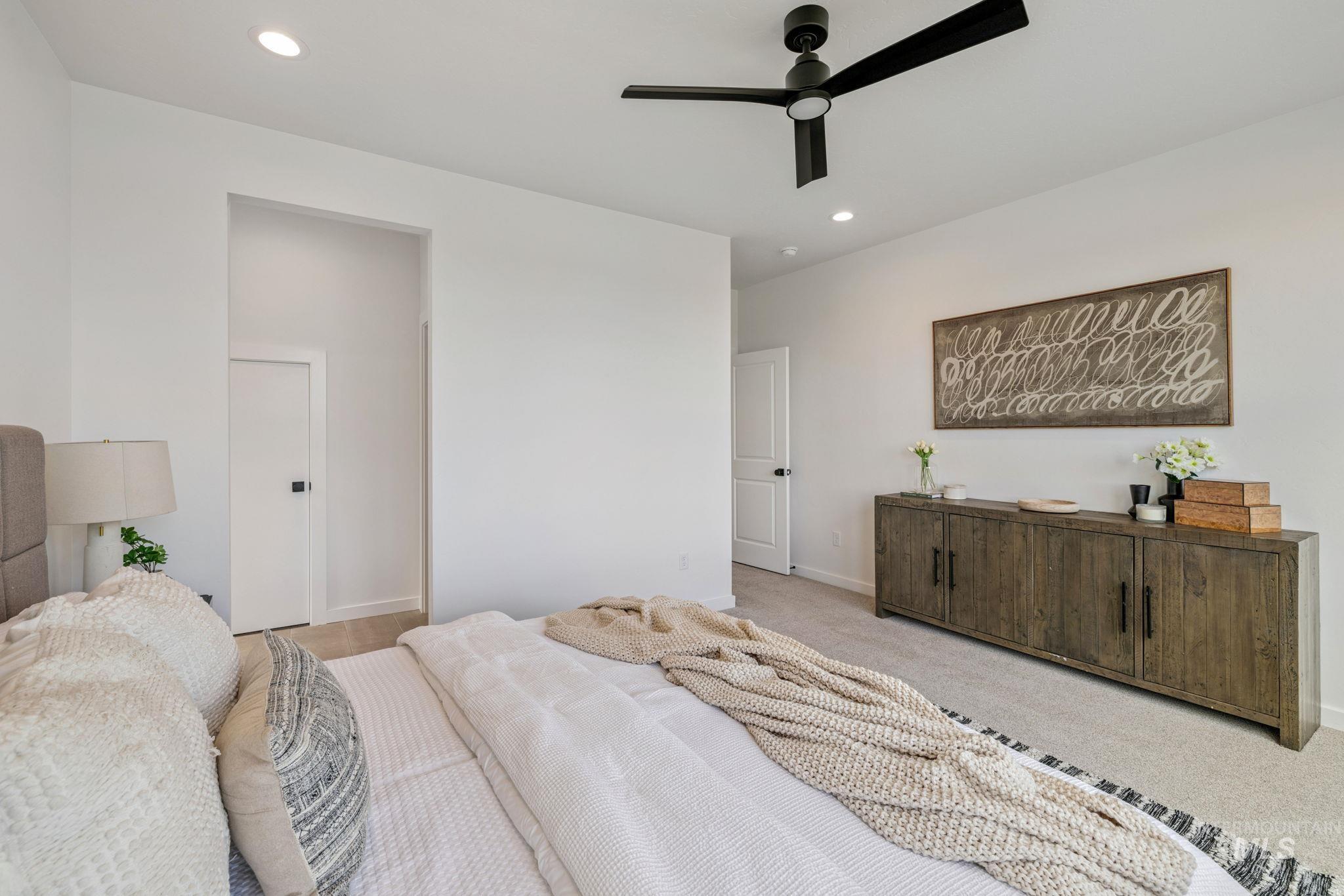 2309 E Valensole St. Property Photo 19