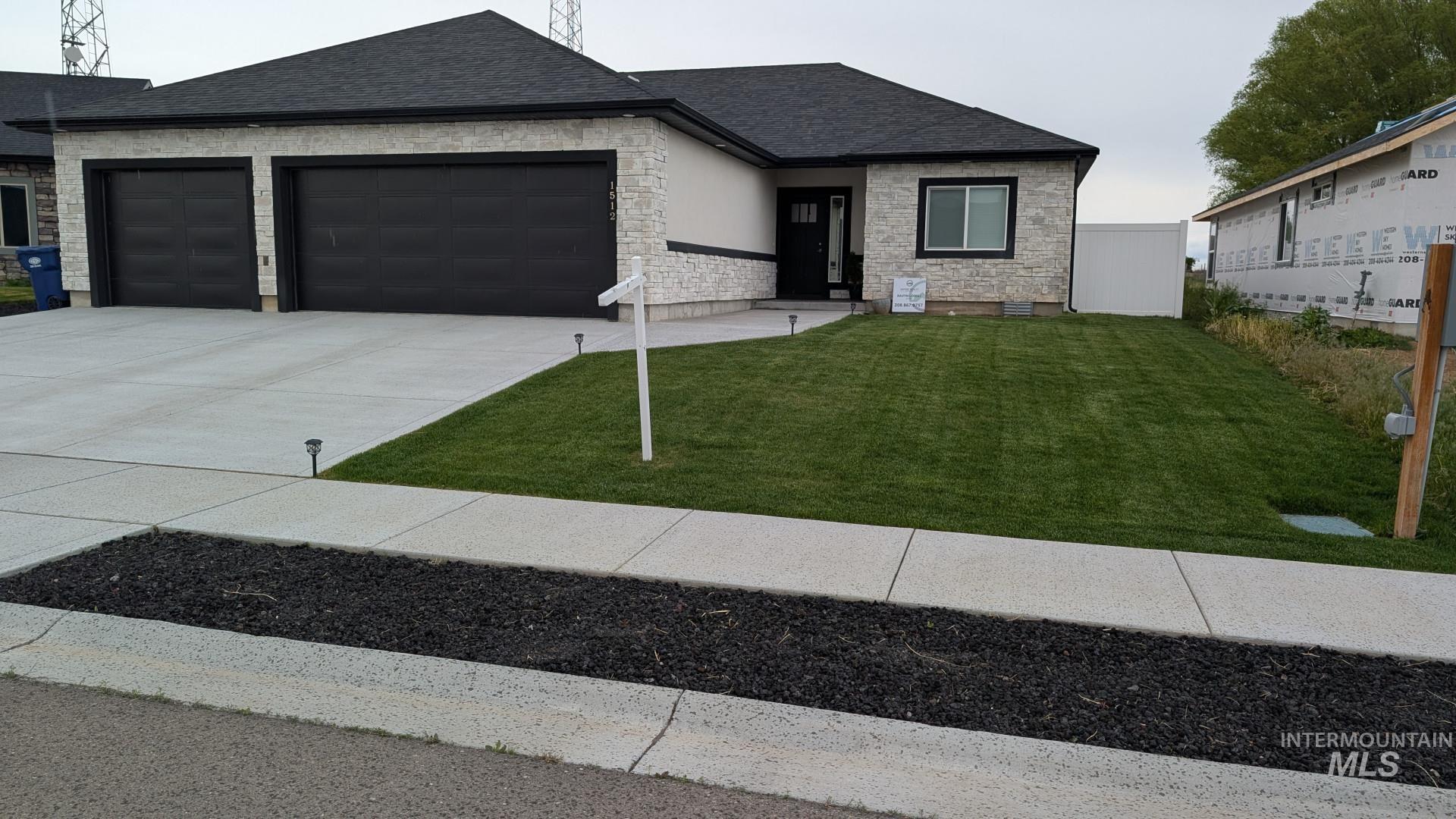 1512 Bird Farm Dr Property Photo 1