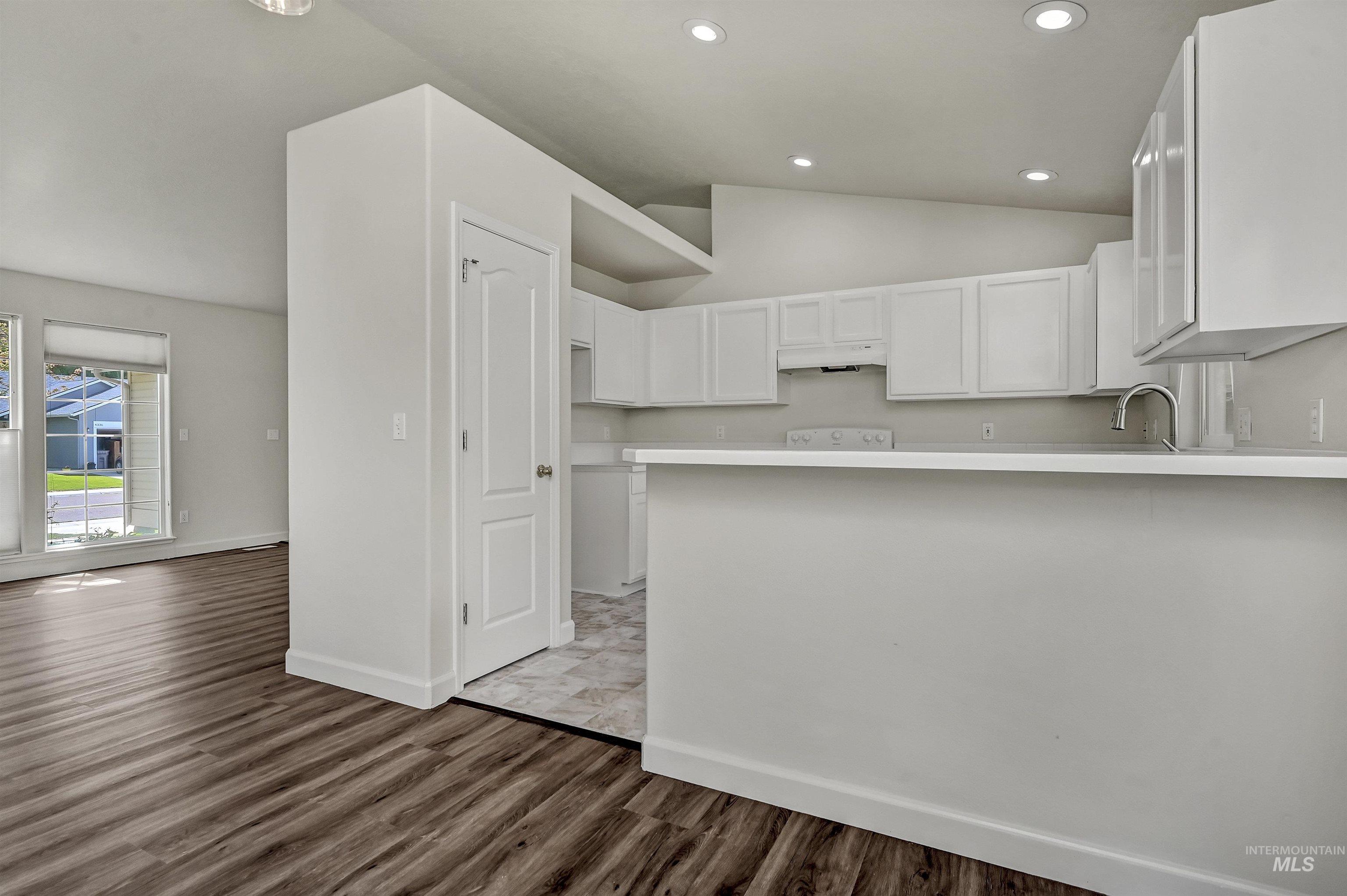 4351 N Wellspring Avenue Property Photo 8