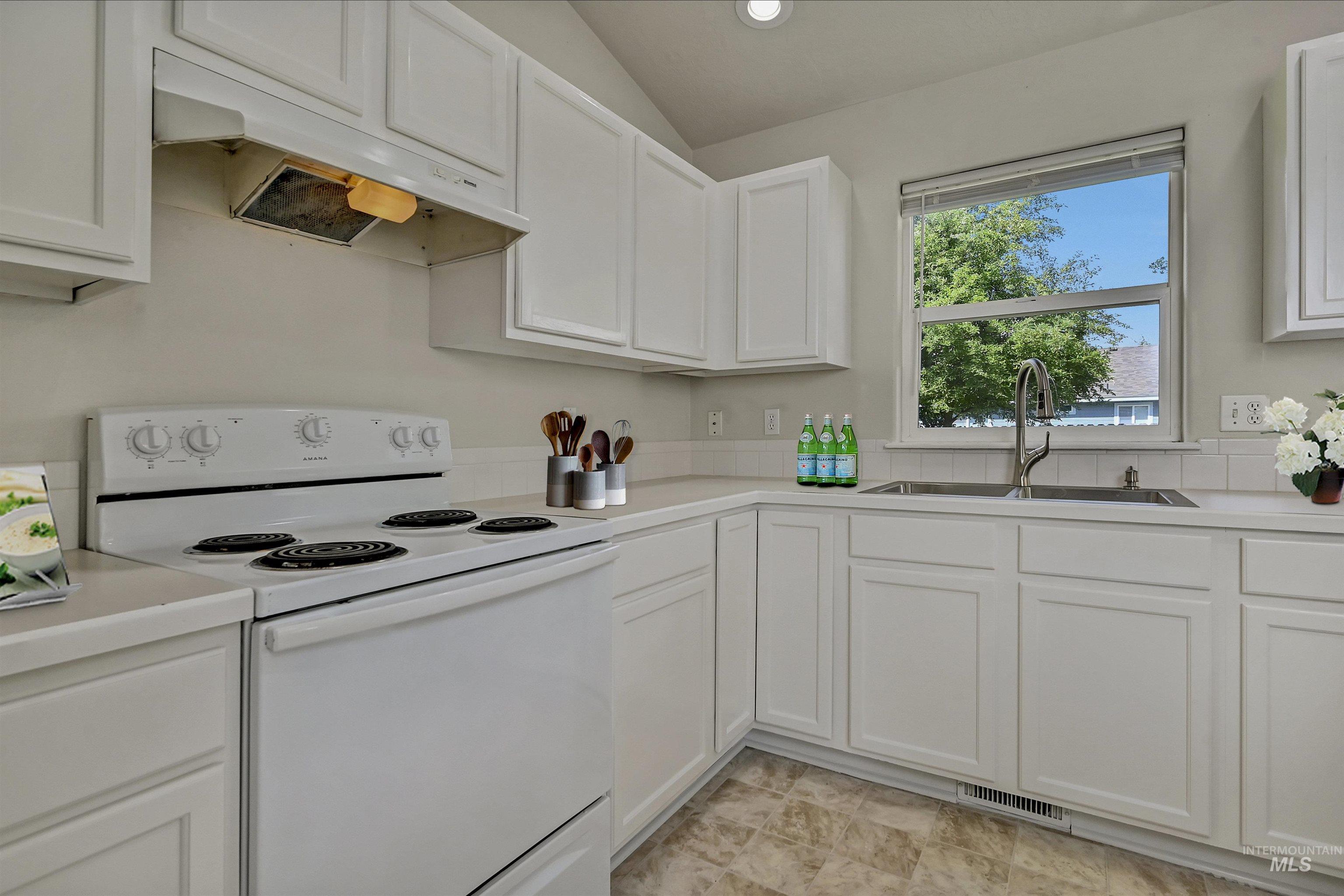 4351 N Wellspring Avenue Property Photo 10
