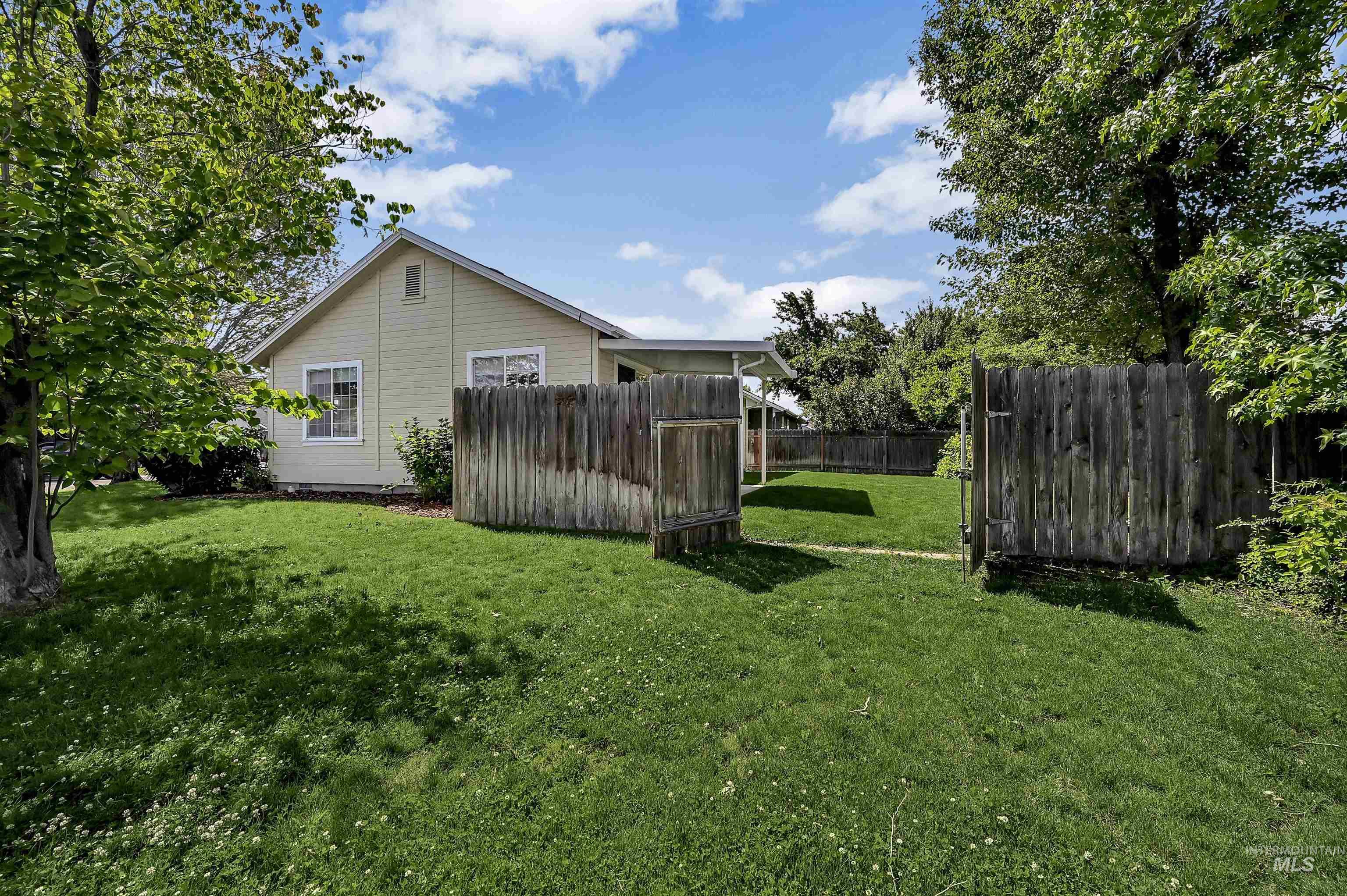 4351 N Wellspring Avenue Property Photo 22