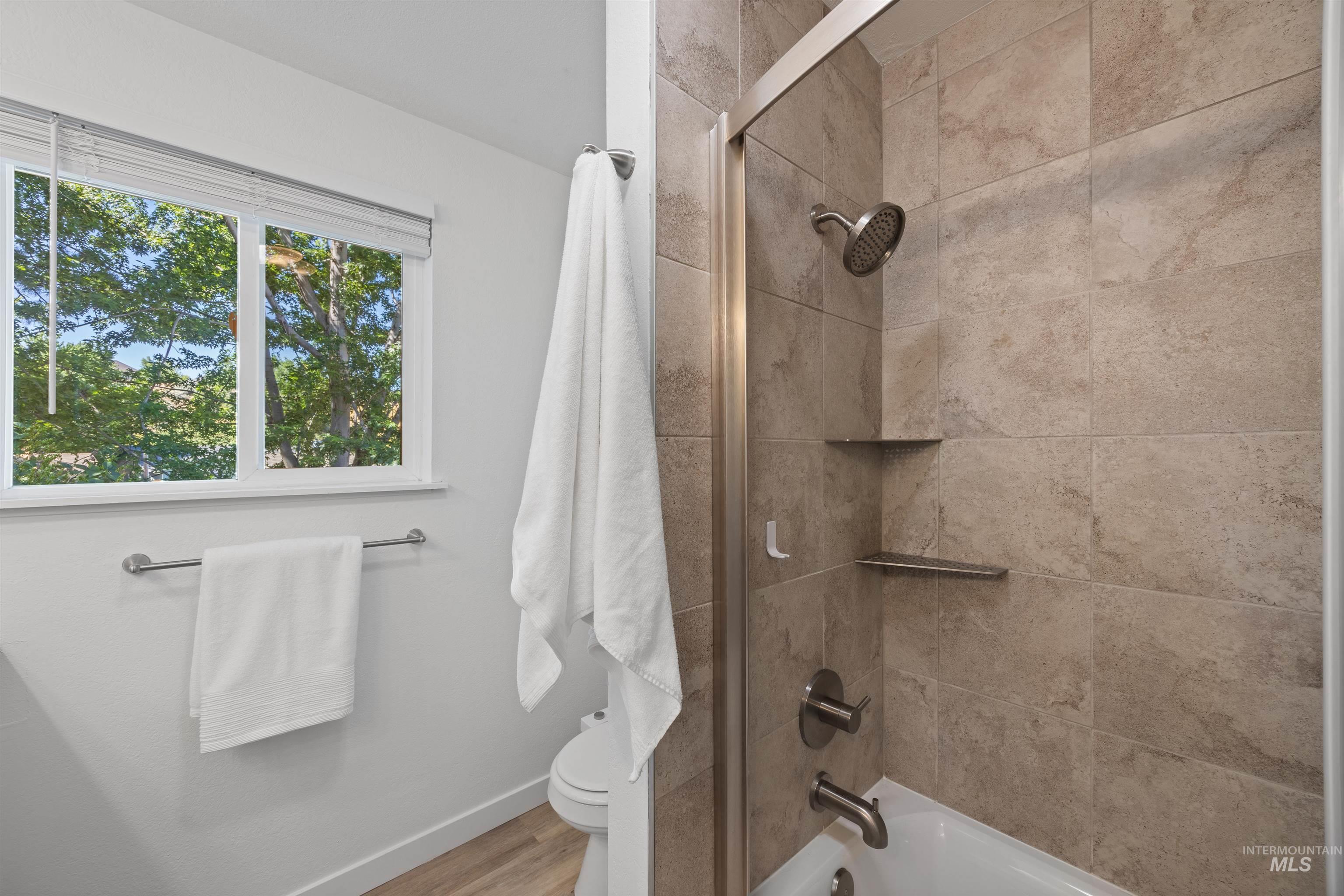 3941 S West Point Pl Property Photo 27