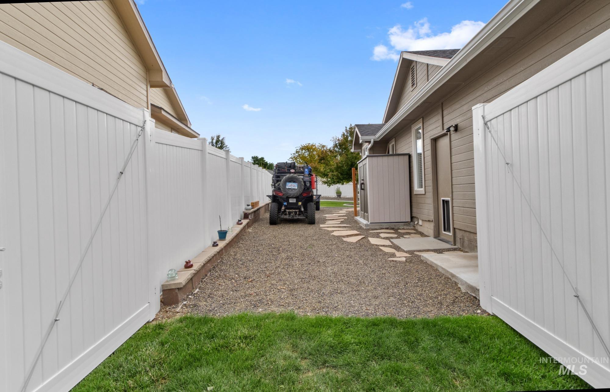 5832 S Guitar Way Property Photo 17