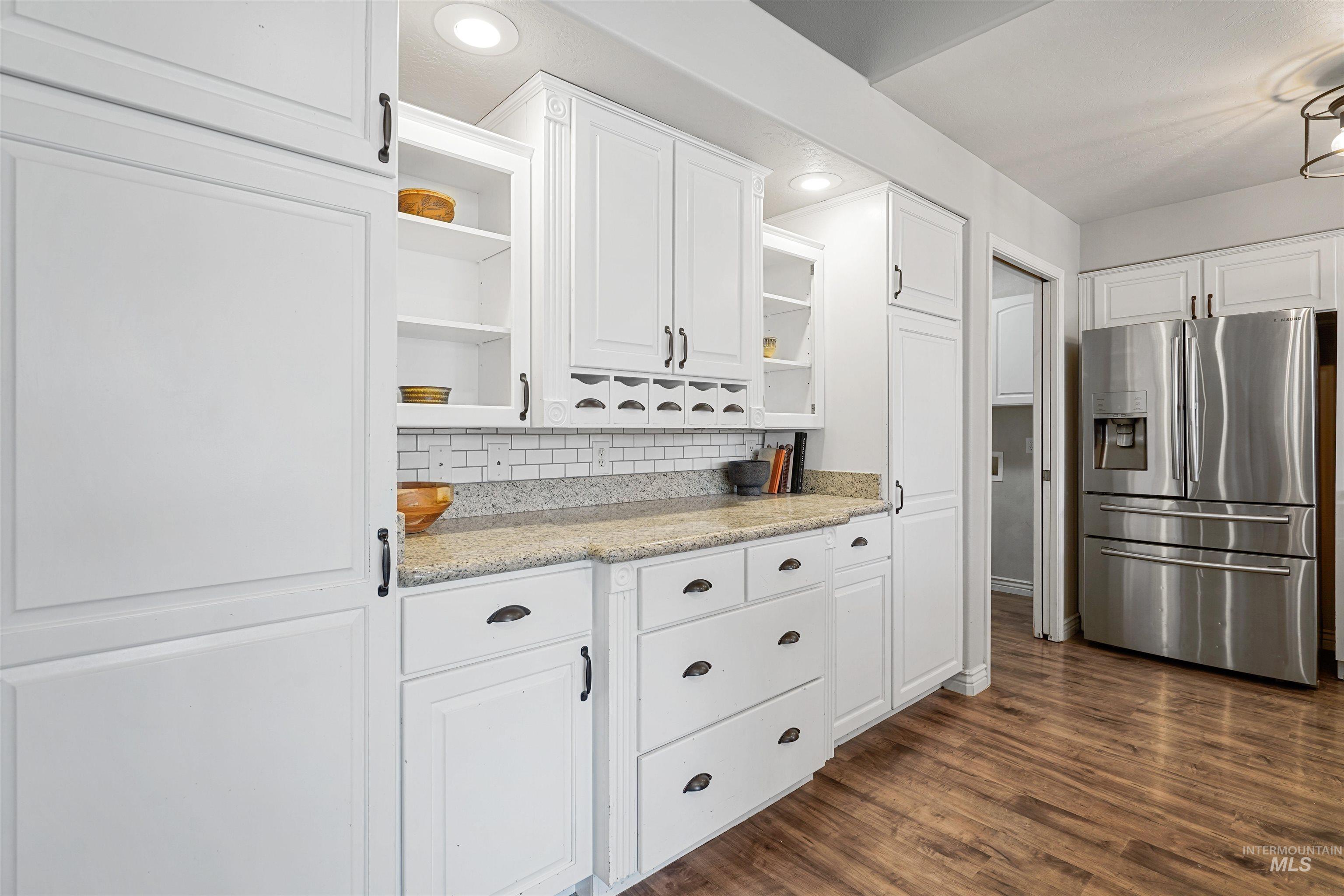 2447 Boardwalk Ct. Property Photo 5