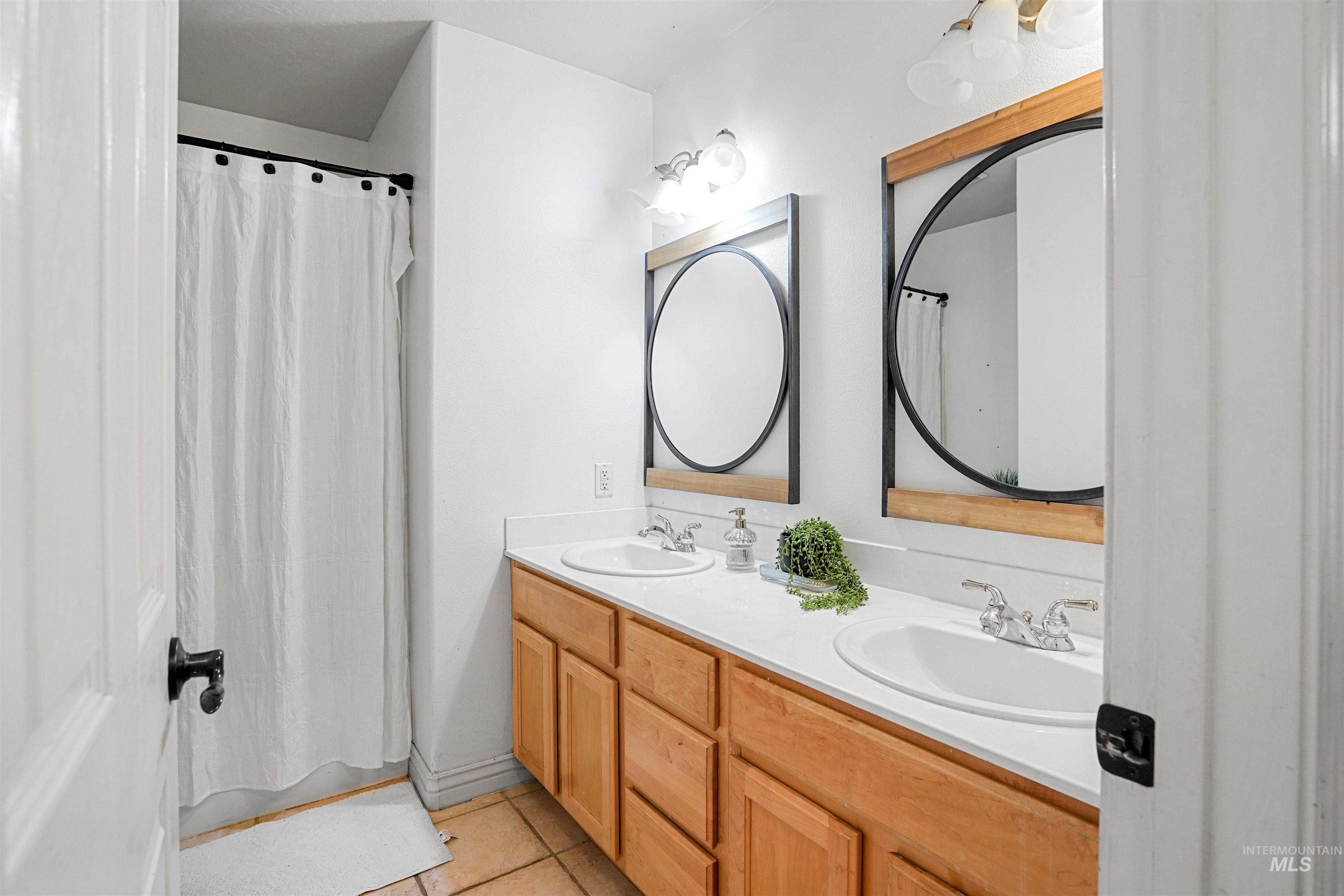 2447 Boardwalk Ct. Property Photo 14