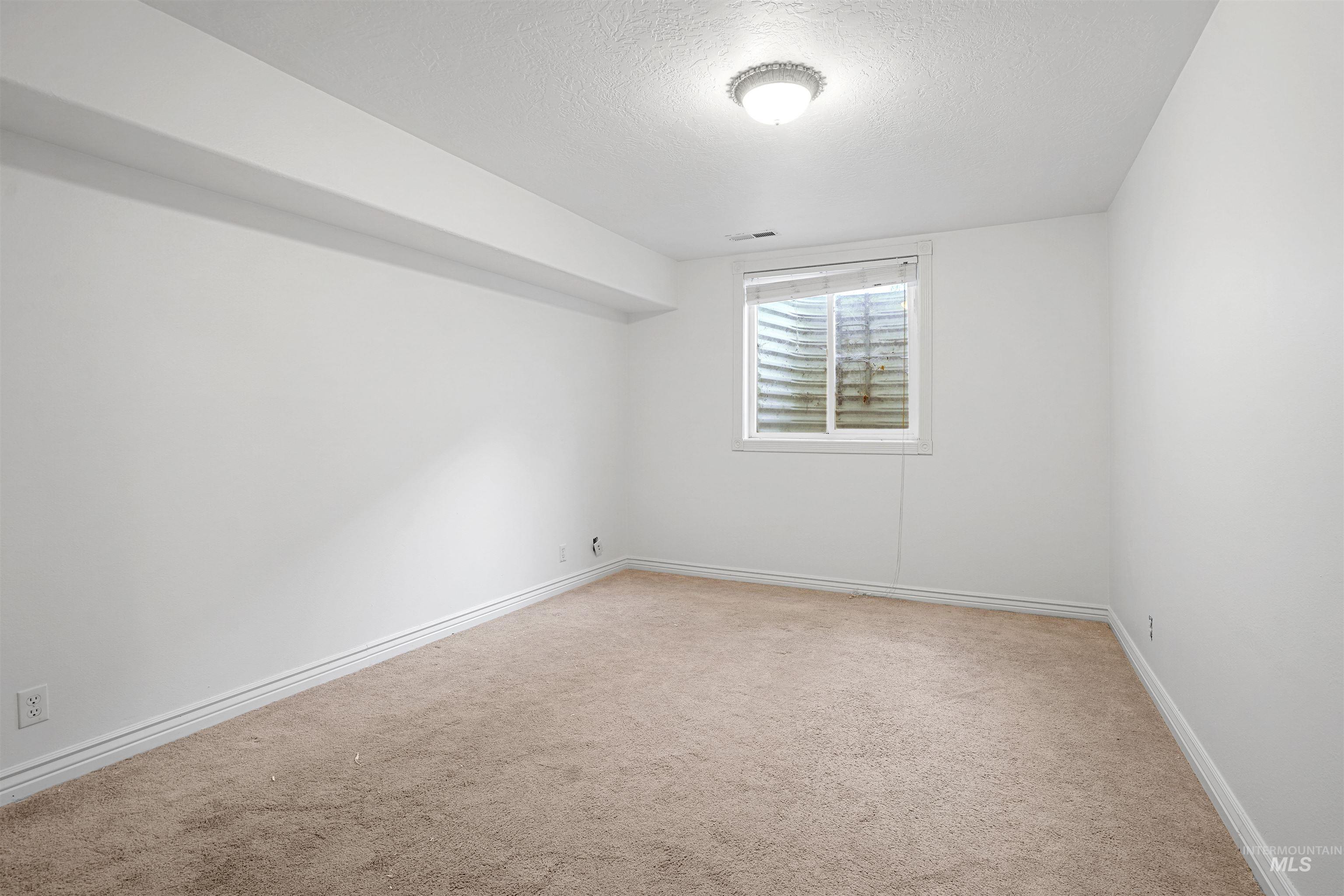 2447 Boardwalk Ct. Property Photo 18