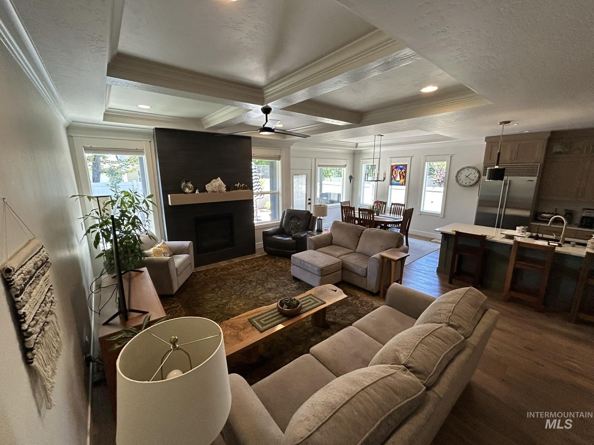 1127 E Territory St. Property Photo 15