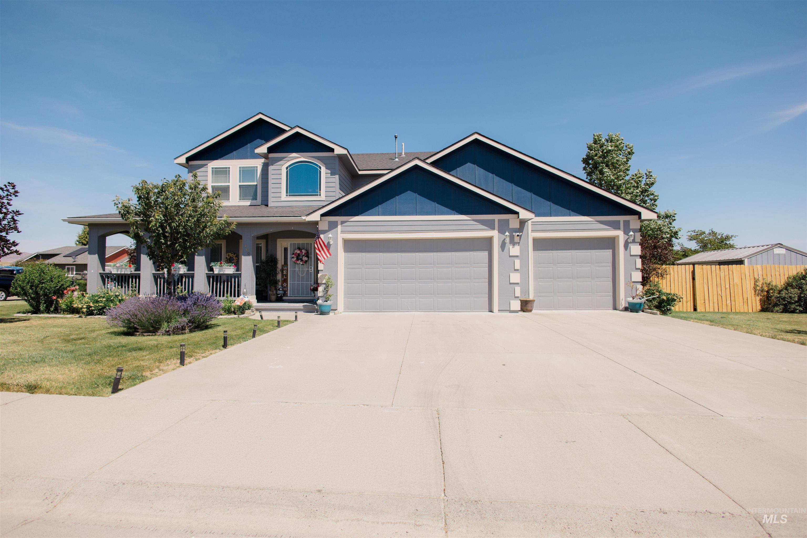 460 NE Greystone Loop