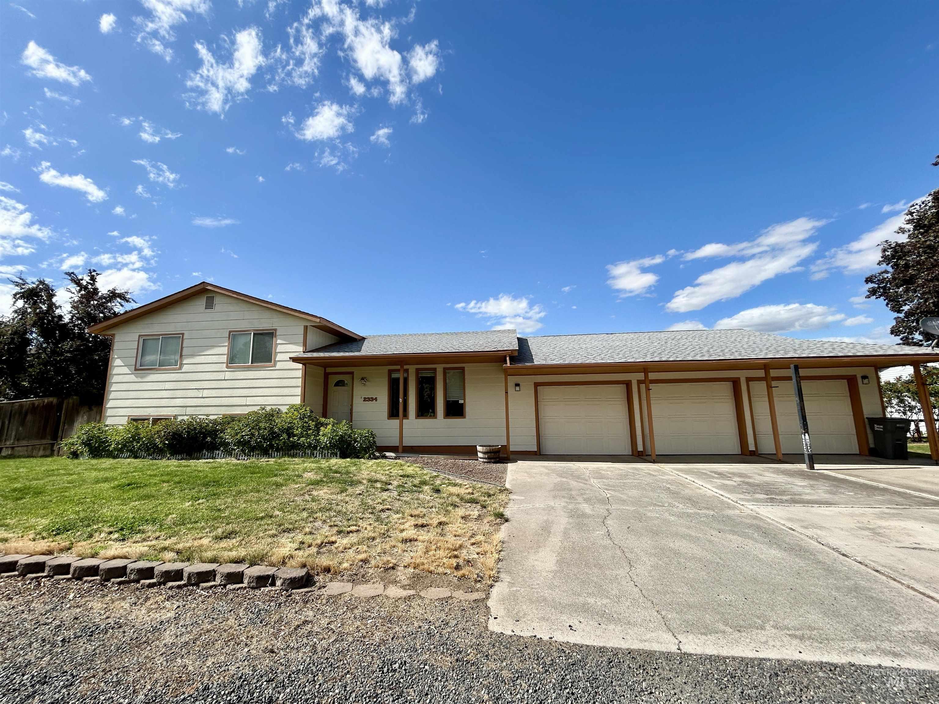 2334 Charnita Dr. Property Photo 1