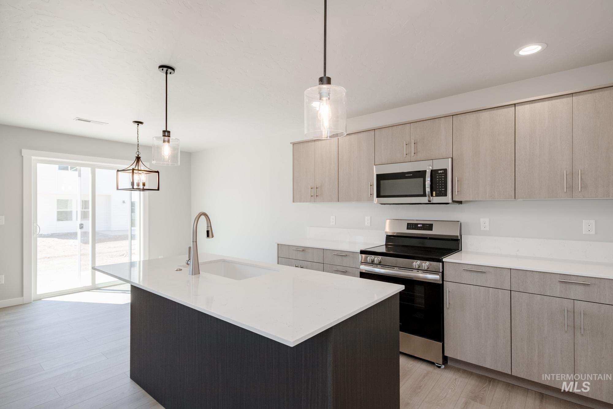 6223 W Naxos St Property Photo 3