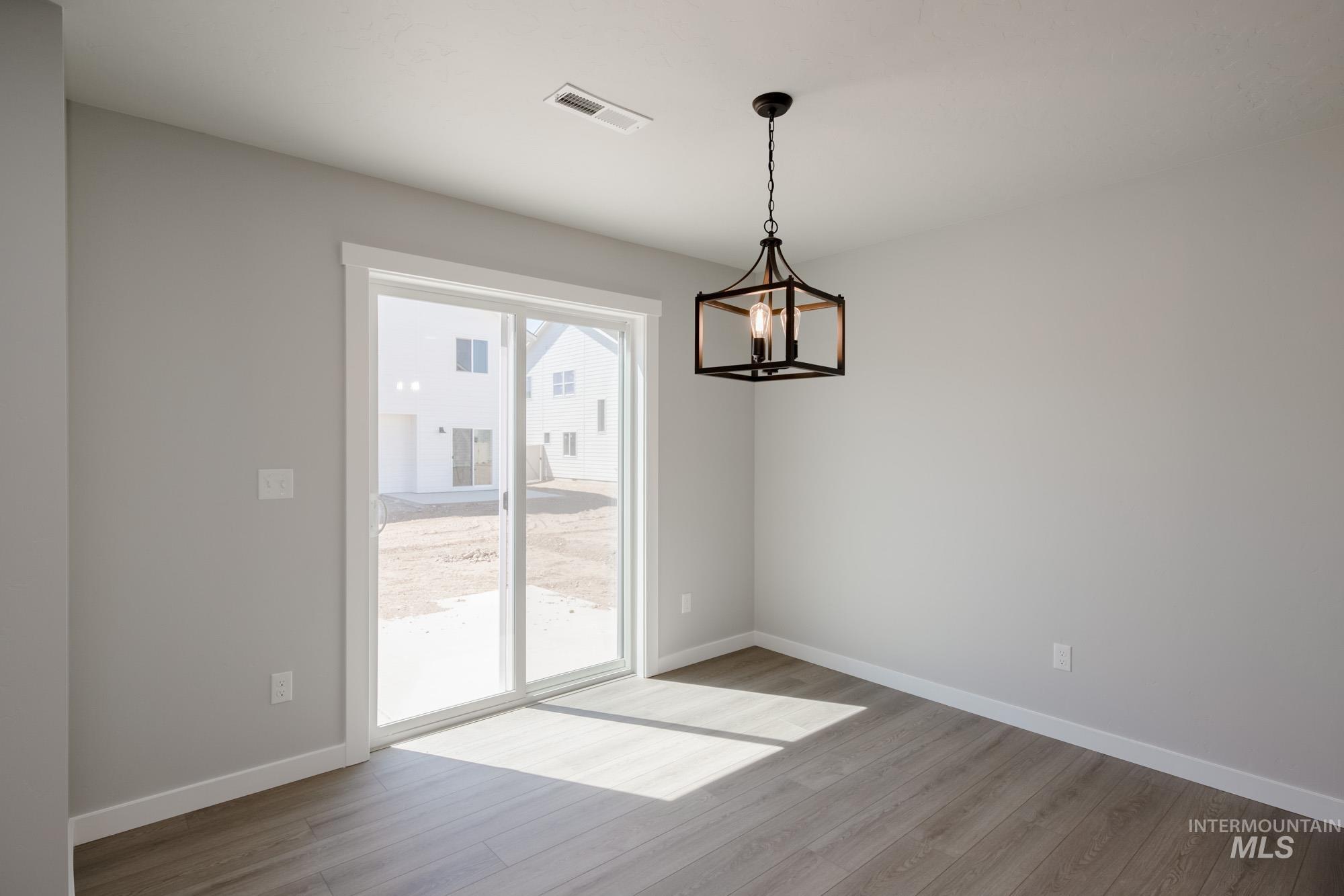 6223 W Naxos St Property Photo 6