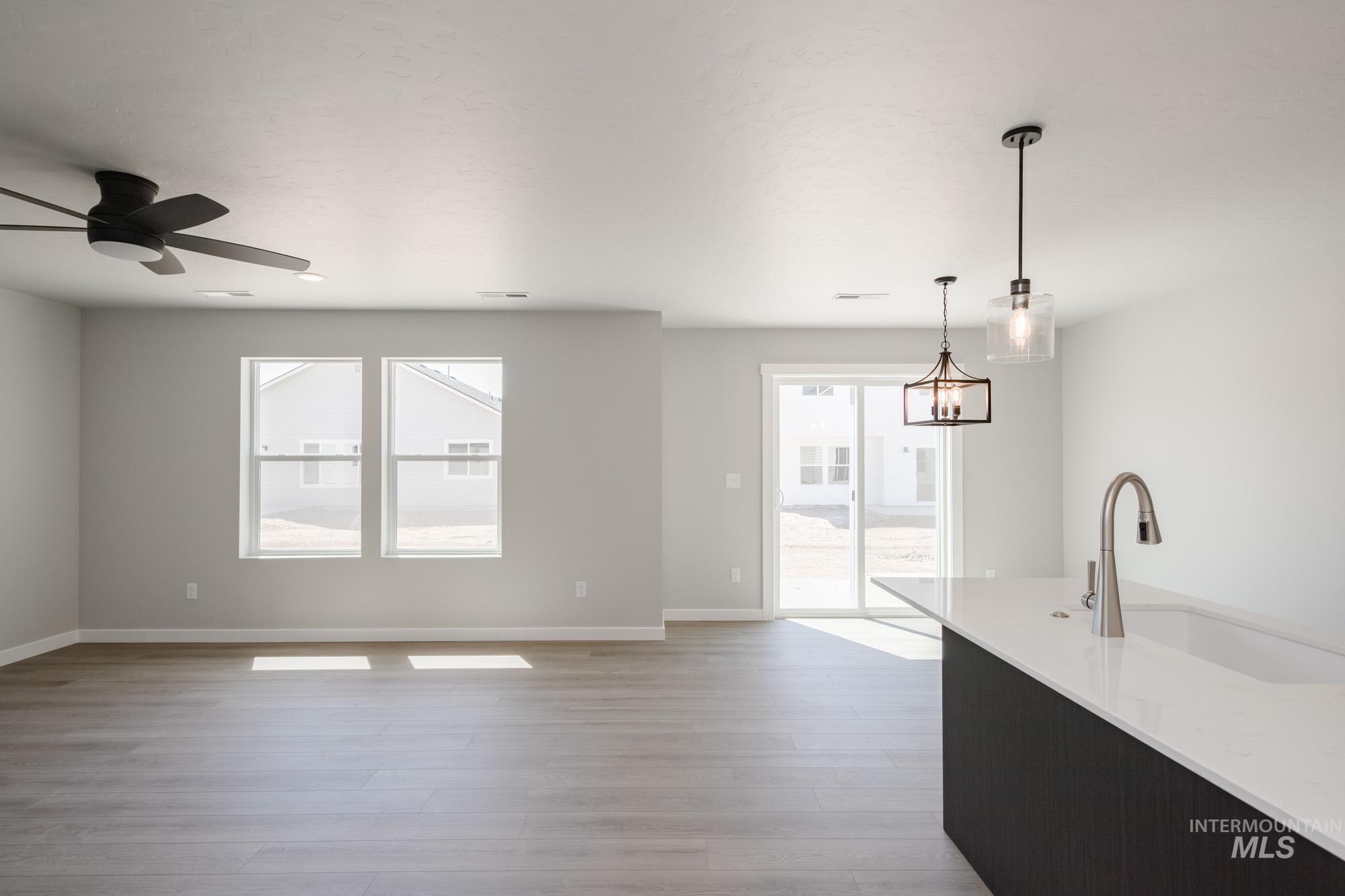 6223 W Naxos St Property Photo 11