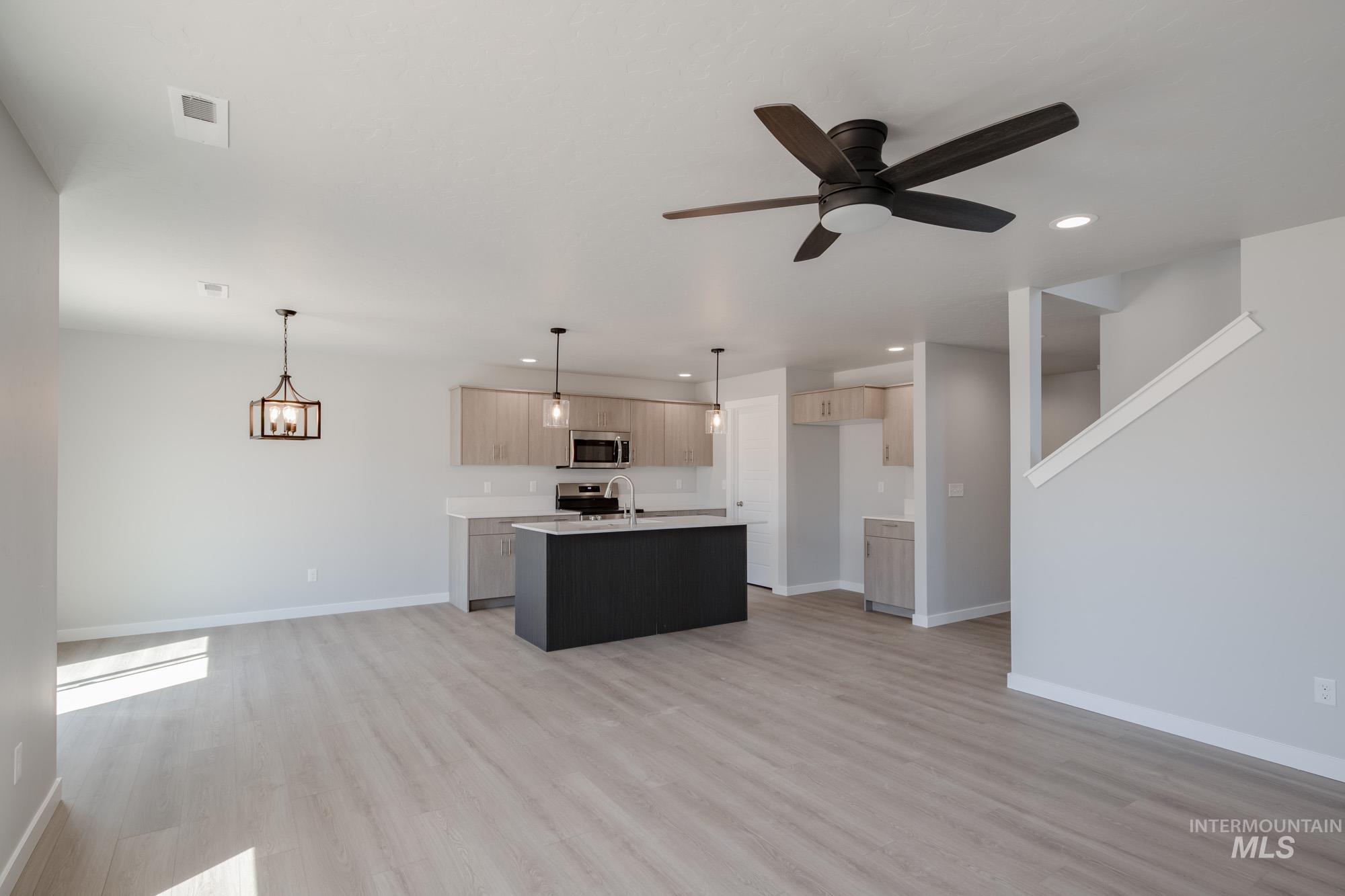6223 W Naxos St Property Photo 12