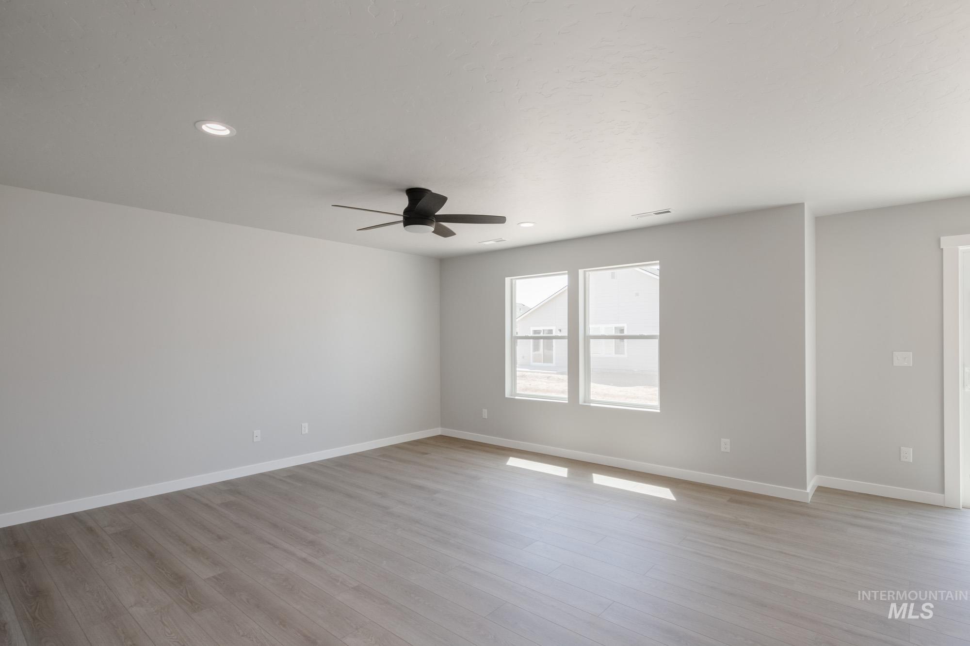 6223 W Naxos St Property Photo 14