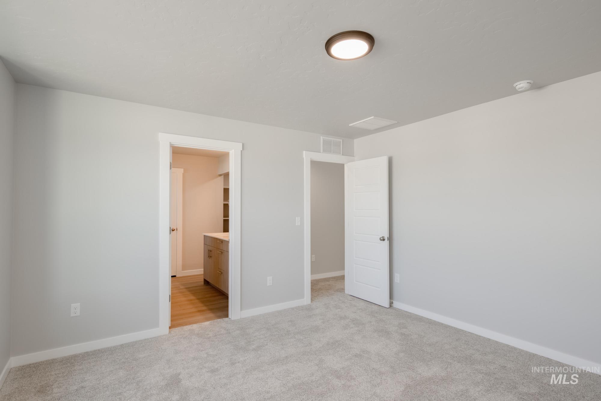 6223 W Naxos St Property Photo 17