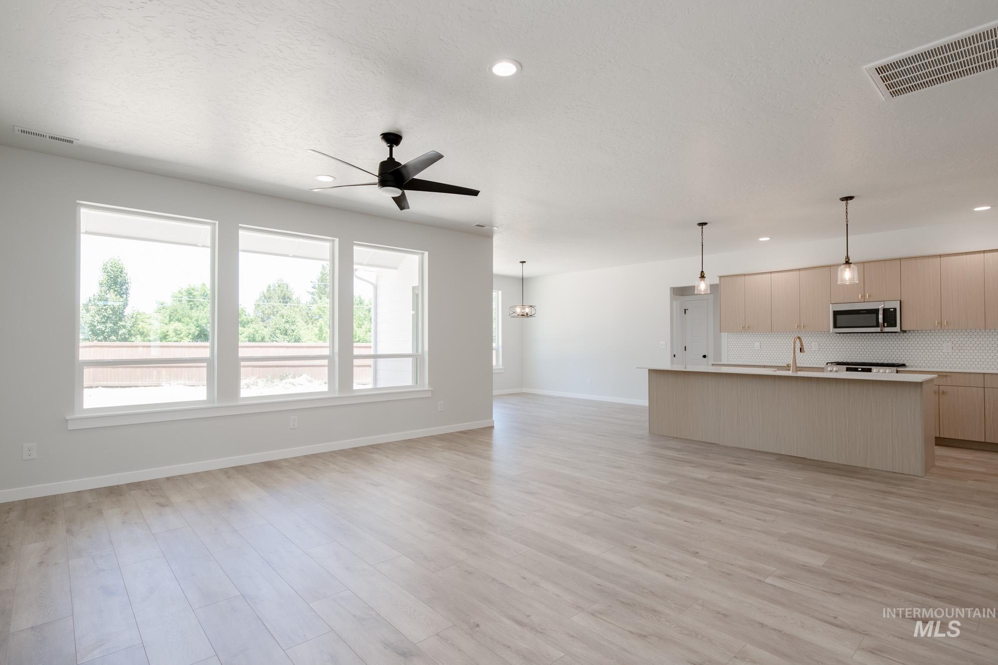 10128 W La Jolla Ct Property Photo 8