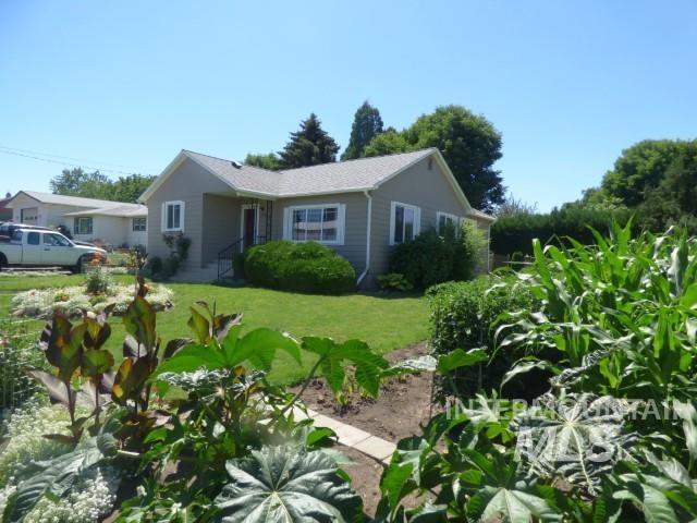 3324 8th Street Property Photo 3