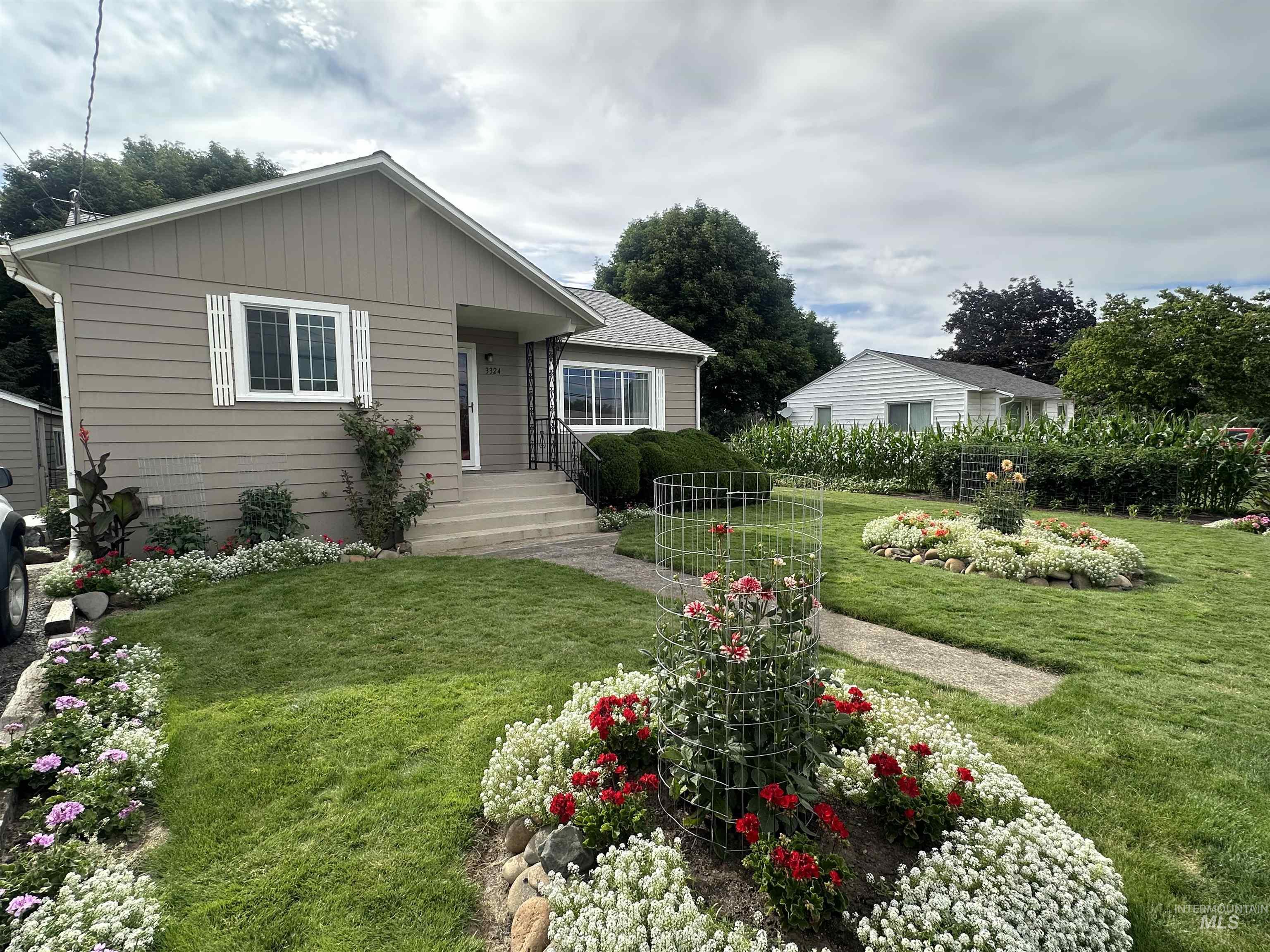 3324 8th Street Property Photo 8