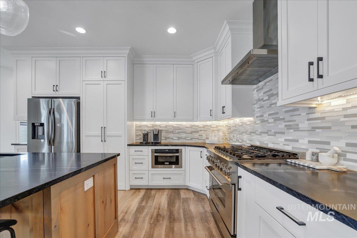 2078 Red Rock Way Property Photo 5