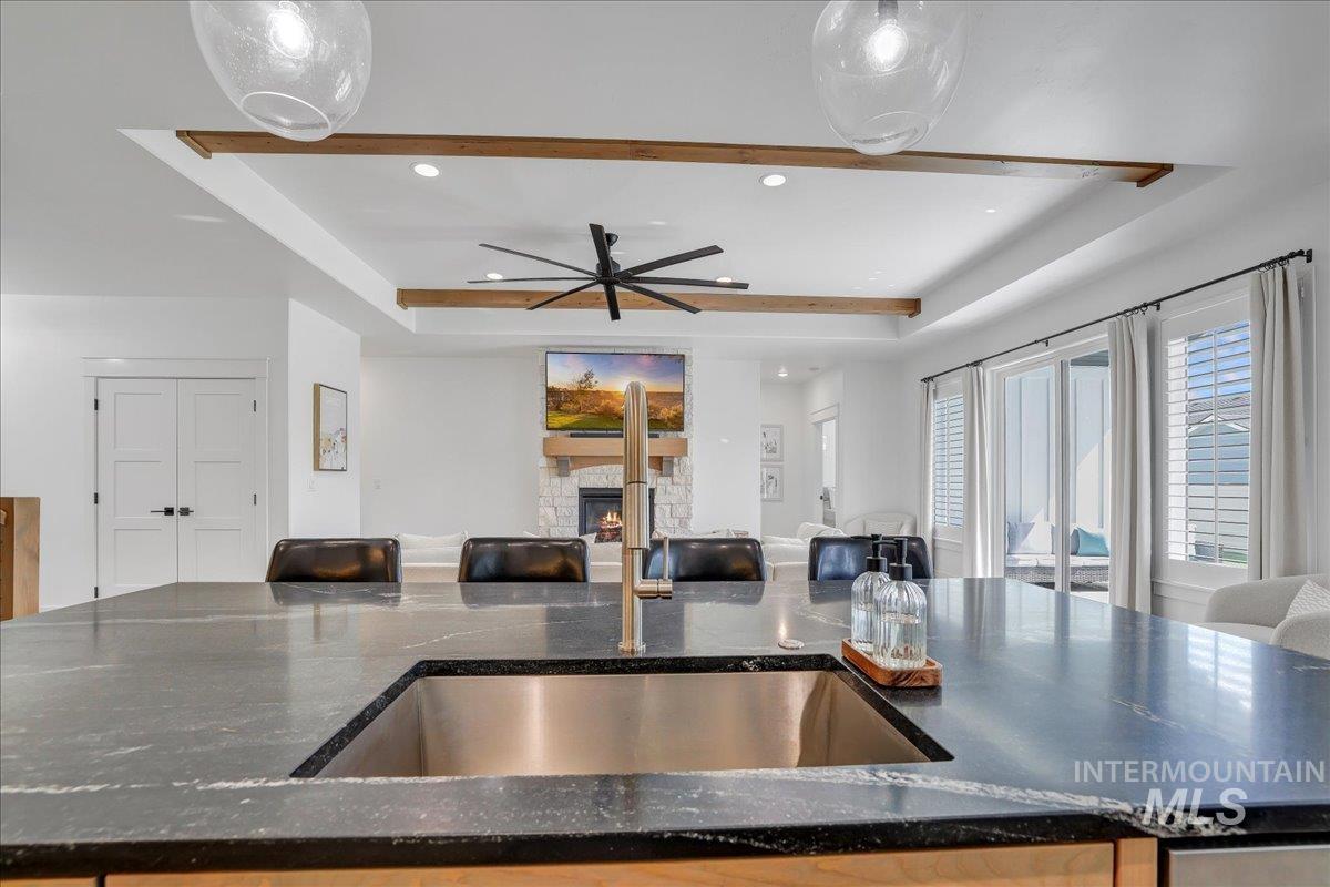 2078 Red Rock Way Property Photo 12