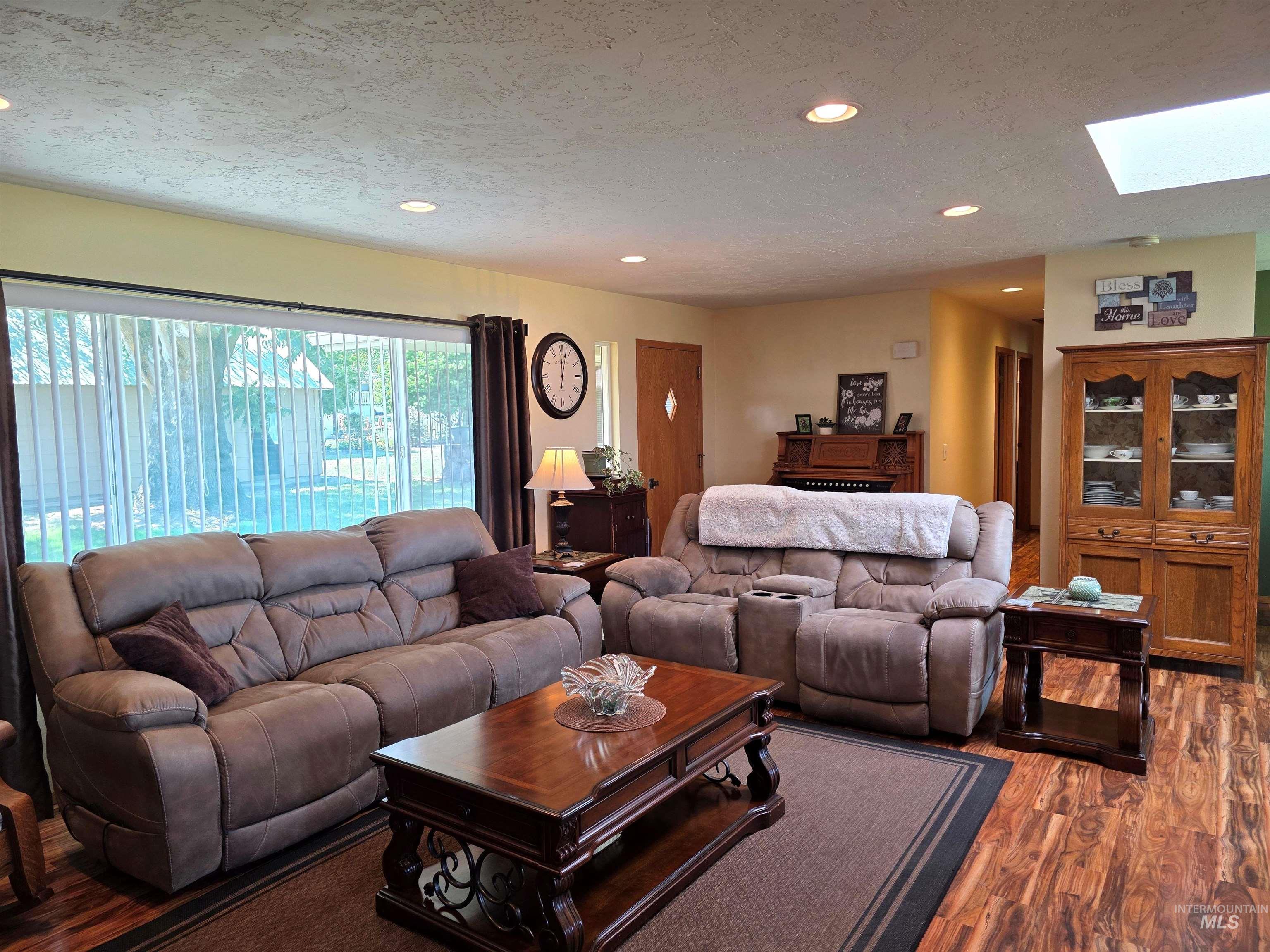 1225 Bryden Avenue Property Photo 9