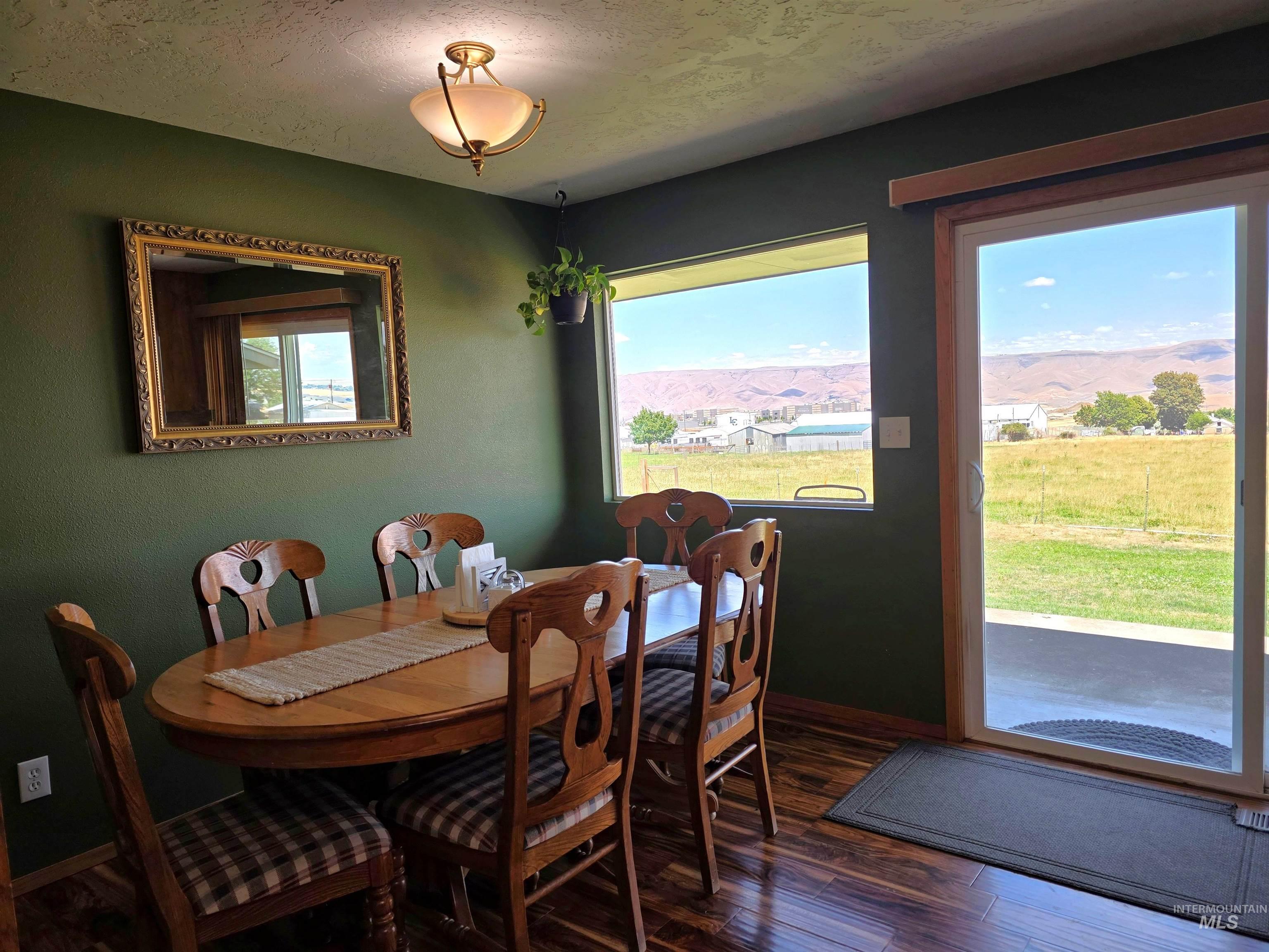 1225 Bryden Avenue Property Photo 10