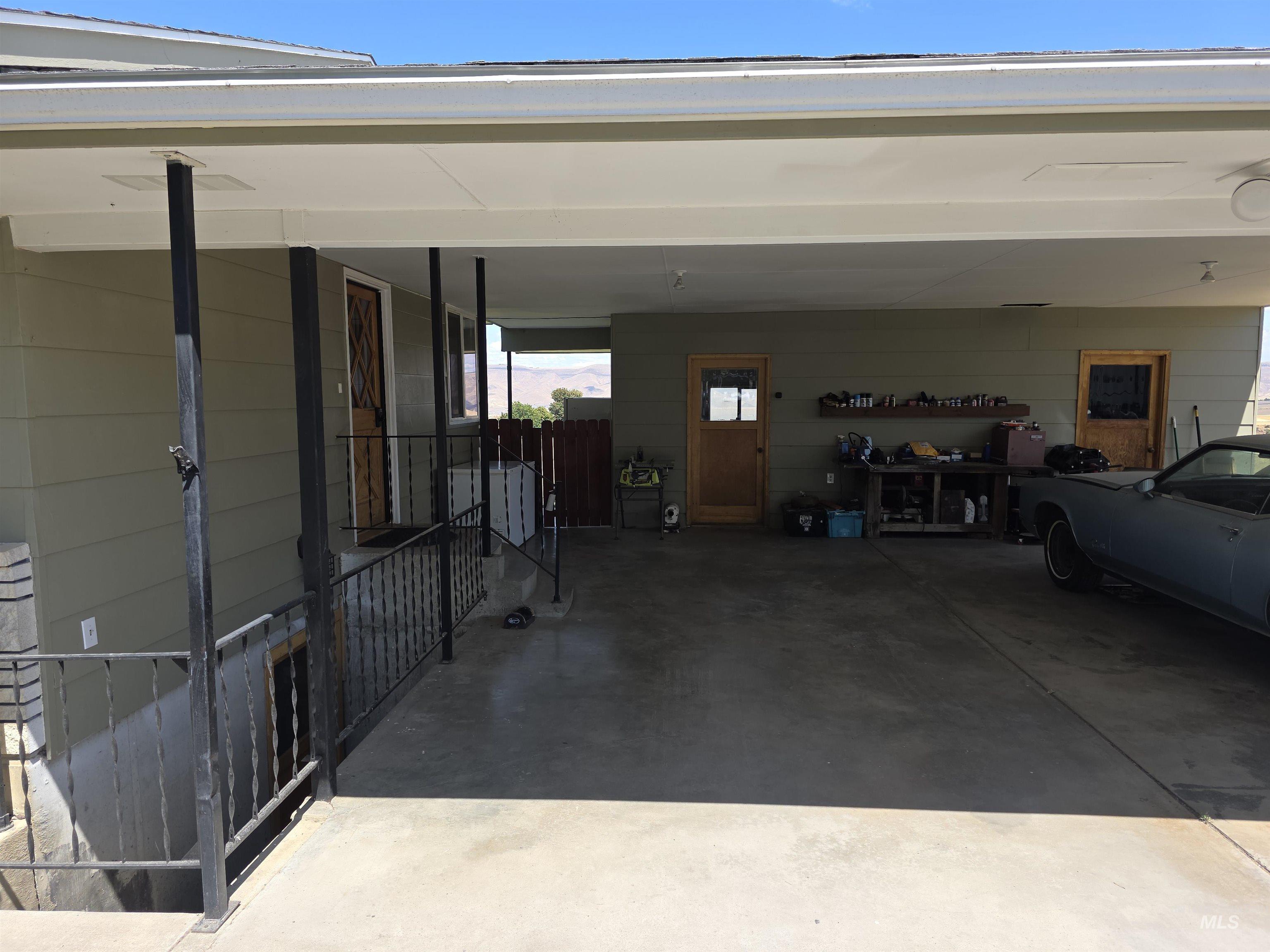 1225 Bryden Avenue Property Photo 15