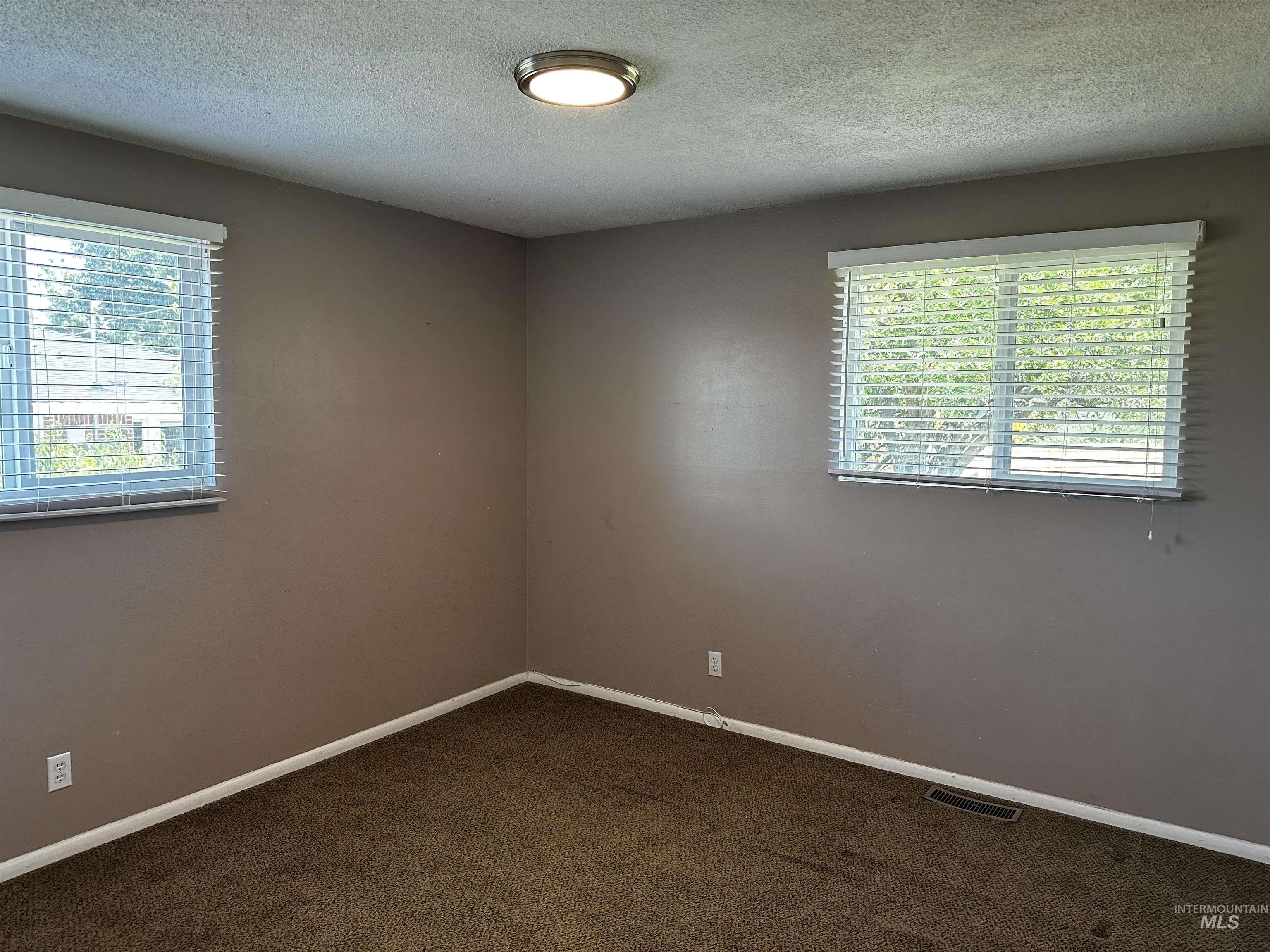 1714 W Bedford Ave Property Photo 6