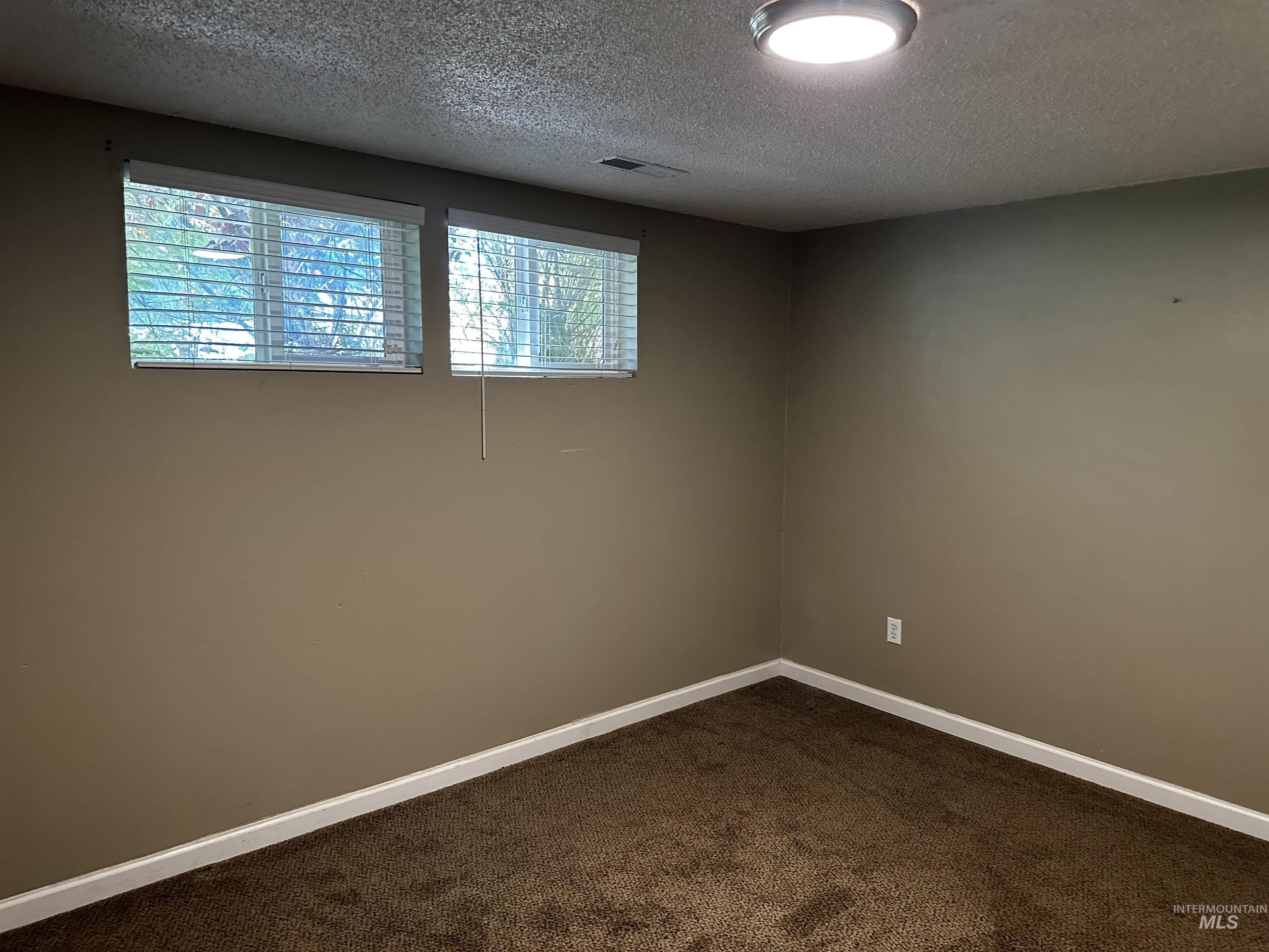 1714 W Bedford Ave Property Photo 10